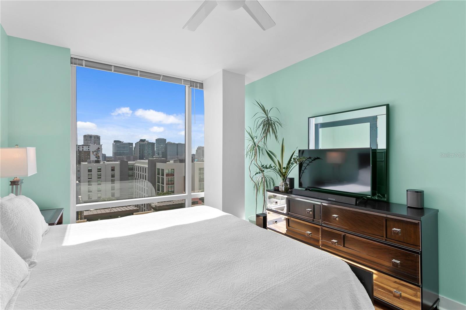 Listing photo id 23 for 1120 Kennedy Boulevard 1210