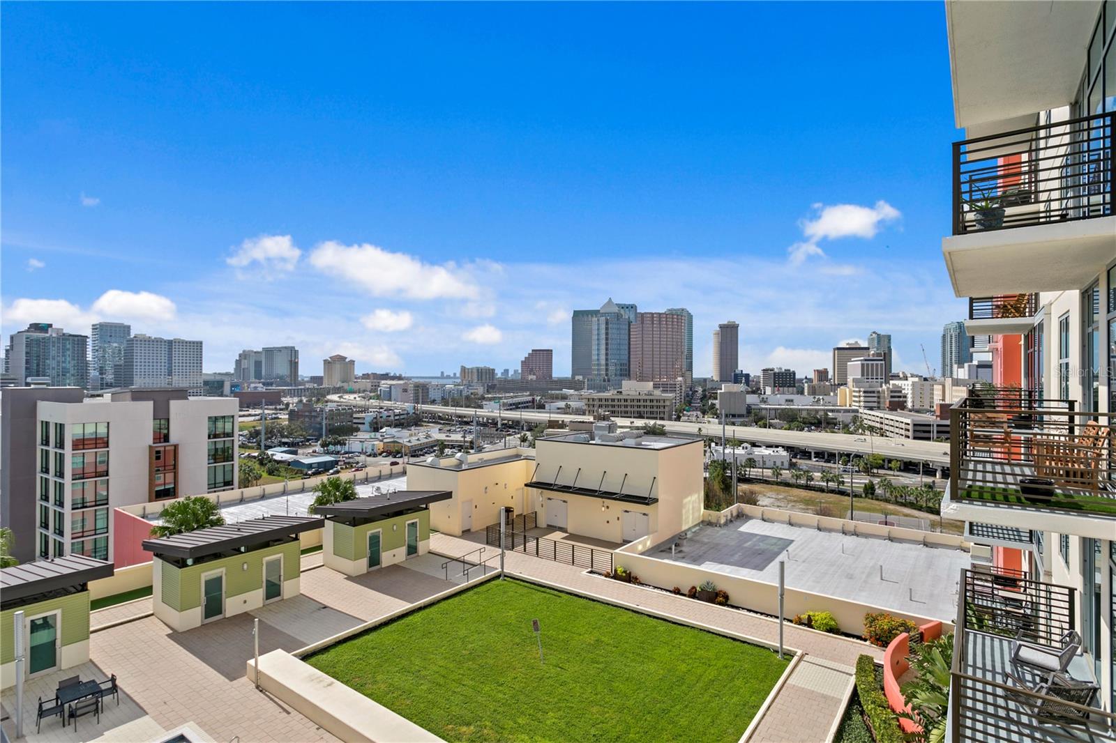 Listing photo id 30 for 1120 Kennedy Boulevard 1210