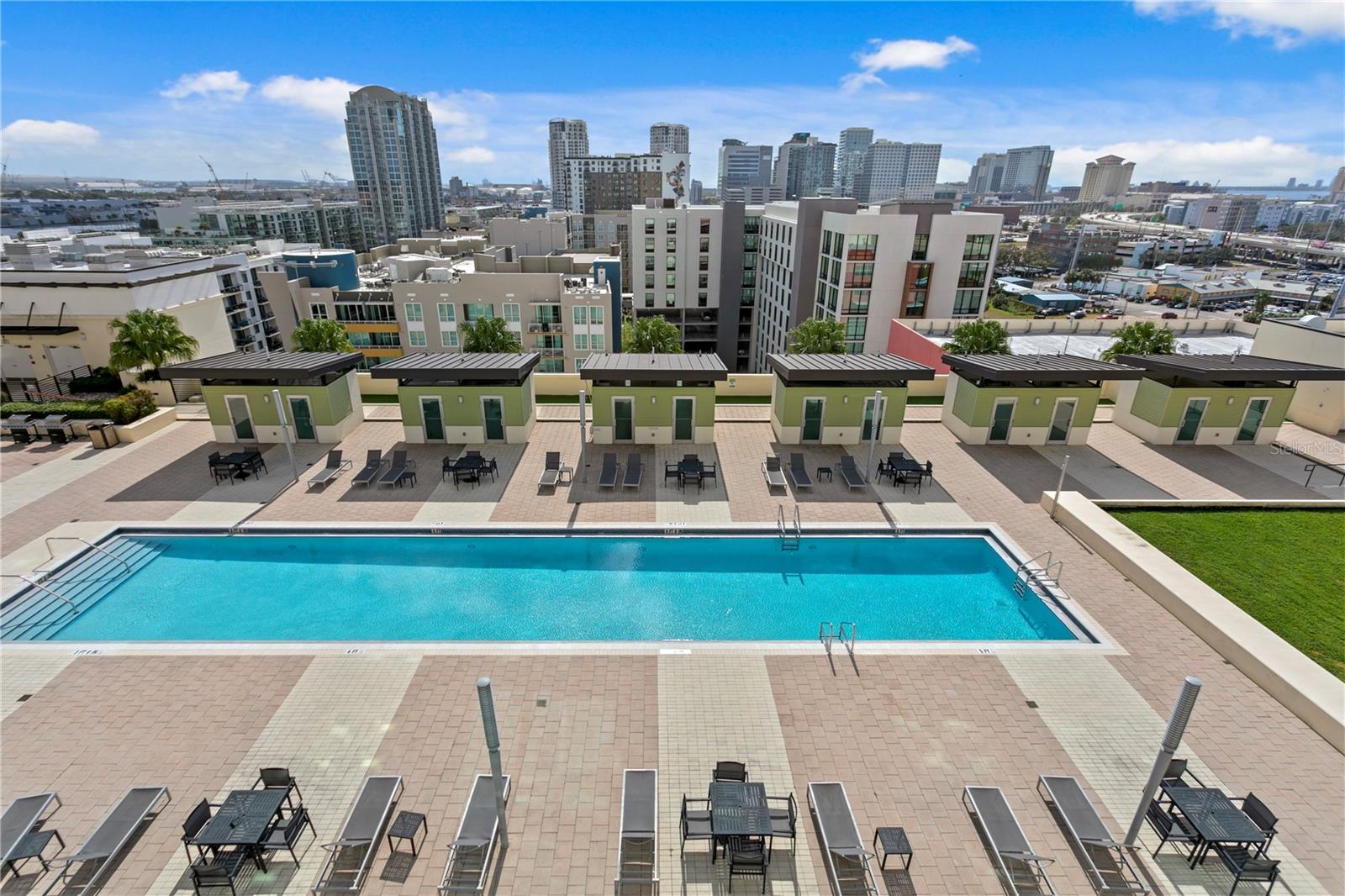 Listing photo id 35 for 1120 Kennedy Boulevard 1210