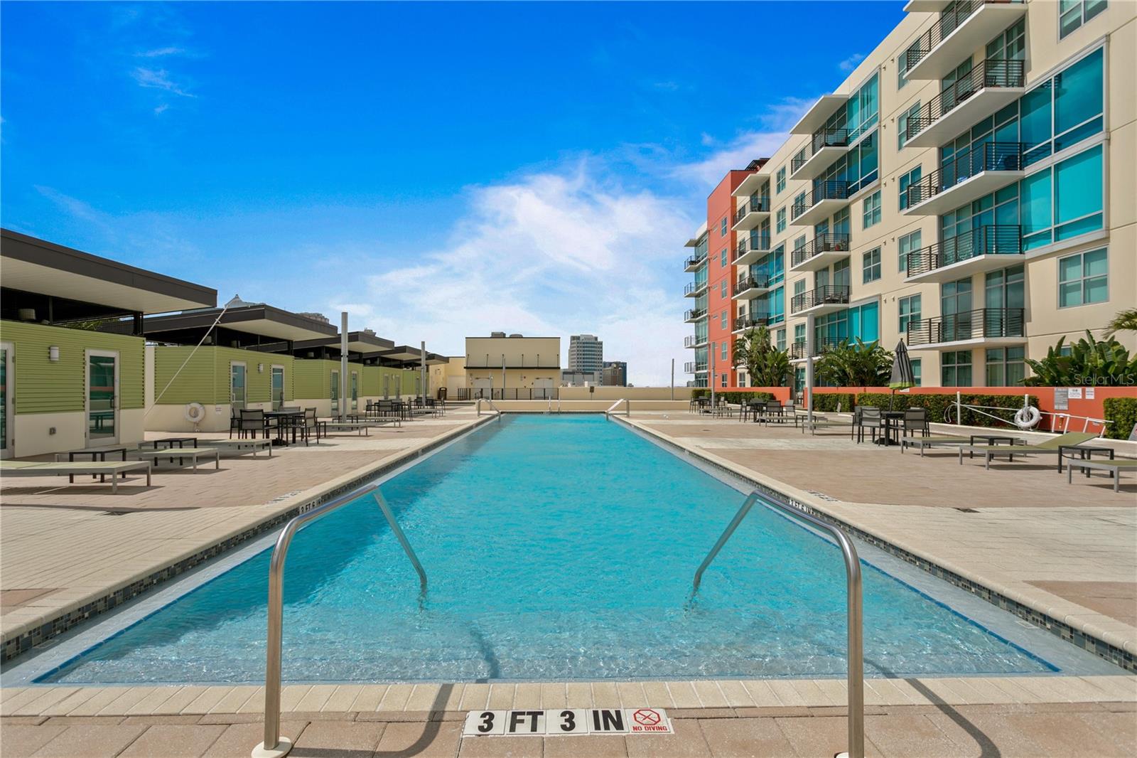 Listing photo id 41 for 1120 Kennedy Boulevard 1210