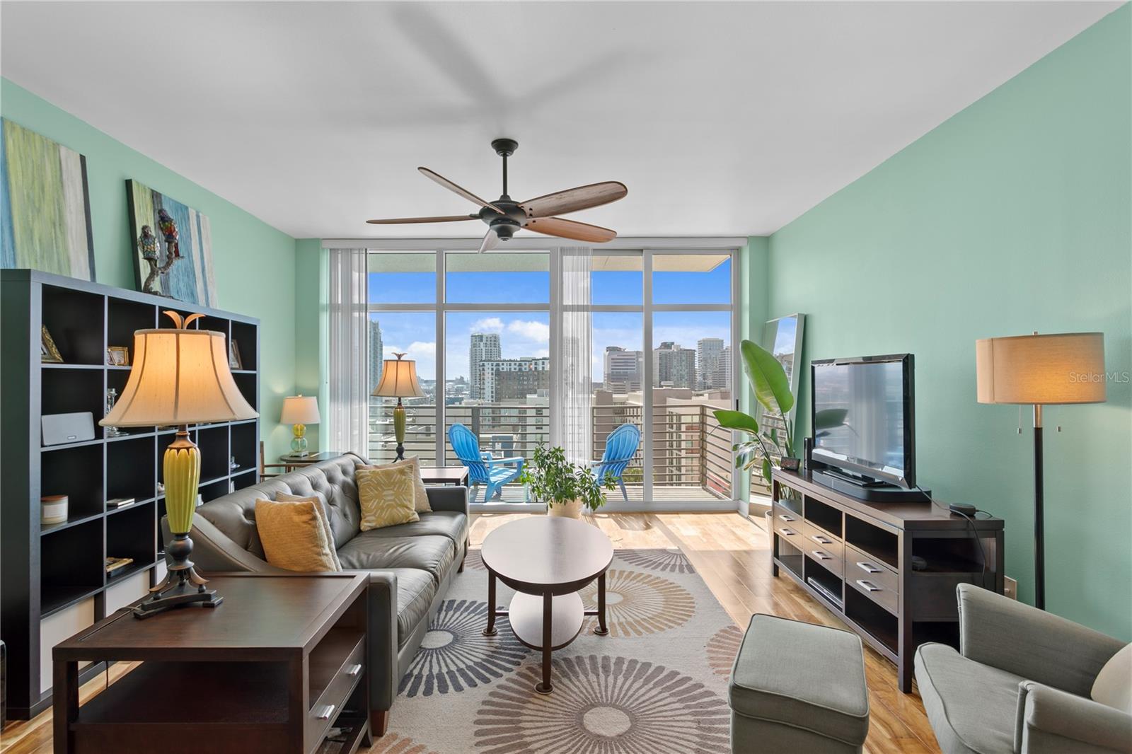 Listing photo id 4 for 1120 Kennedy Boulevard 1210