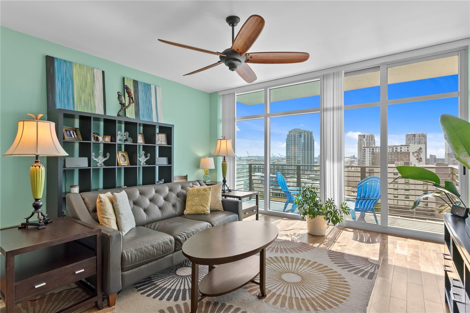 Listing photo id 5 for 1120 Kennedy Boulevard 1210