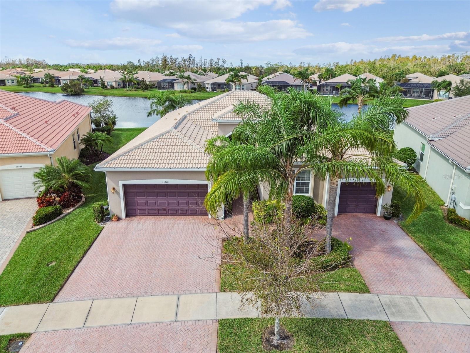 Image 58 of 75 For 15940 Cape Coral Drive