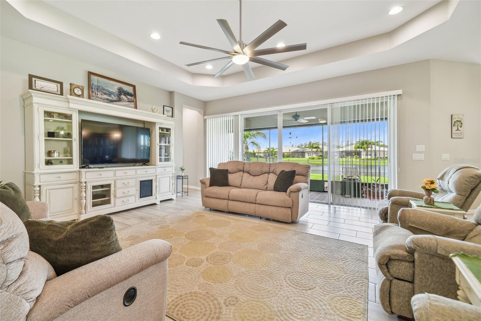 Image 7 of 75 For 15940 Cape Coral Drive