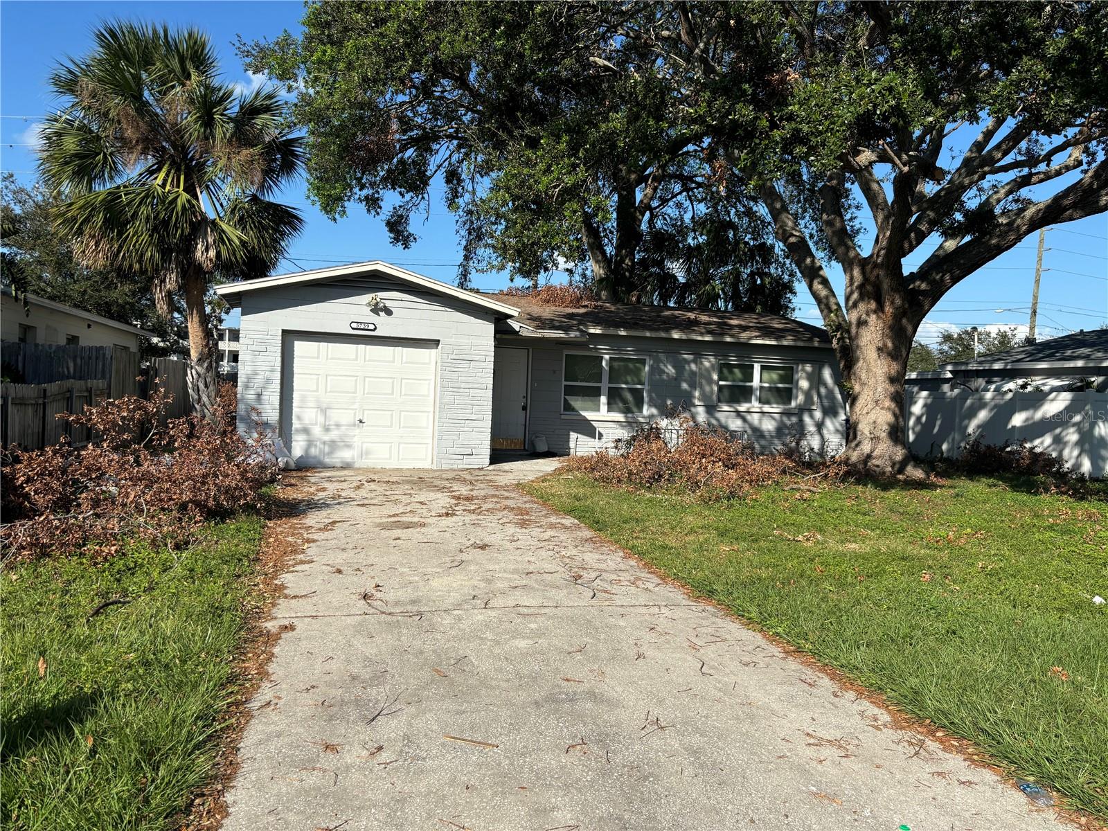 Listing Details for 5739 Dartmouth Avenue N, Saint Petersburg, FL 33710