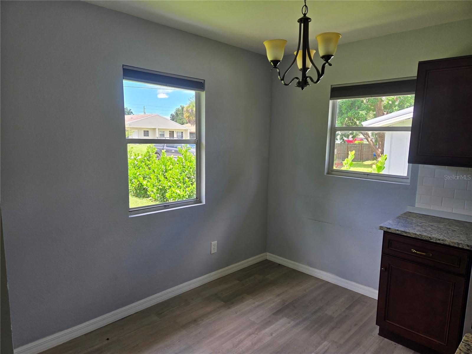 Image 13 of 20 For 847 Hand Avenue