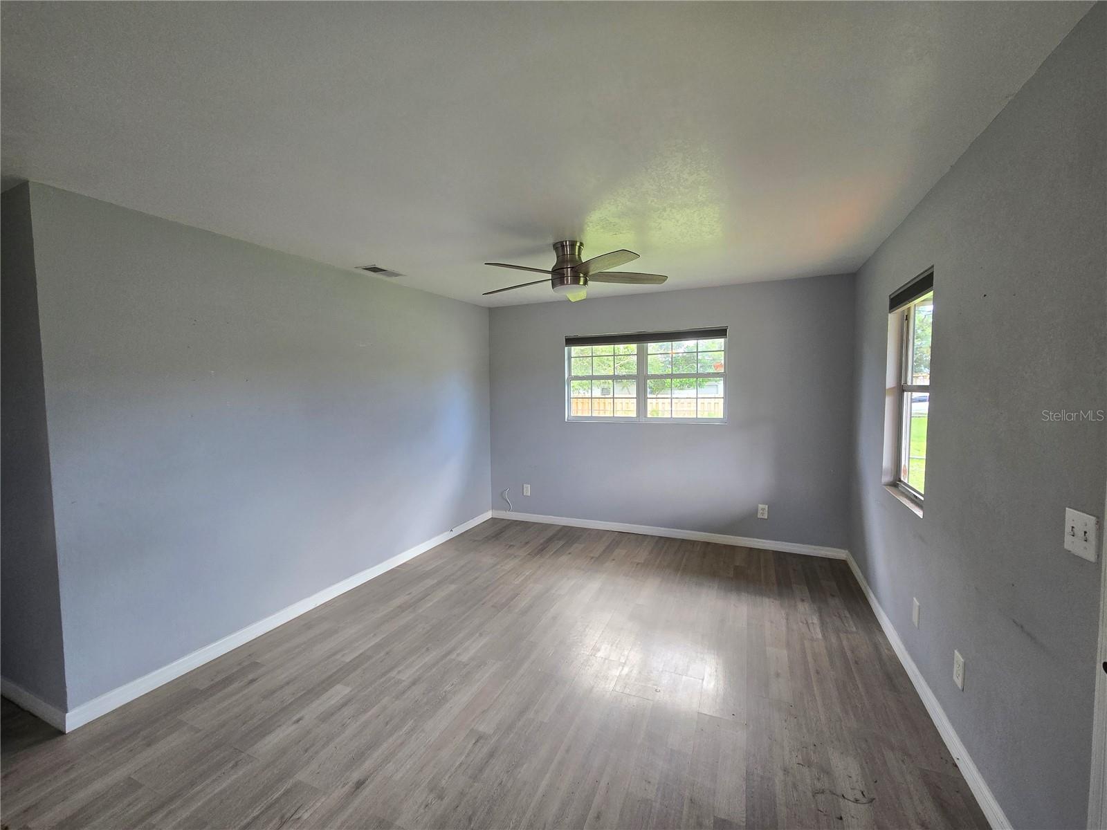 Image 15 of 20 For 847 Hand Avenue