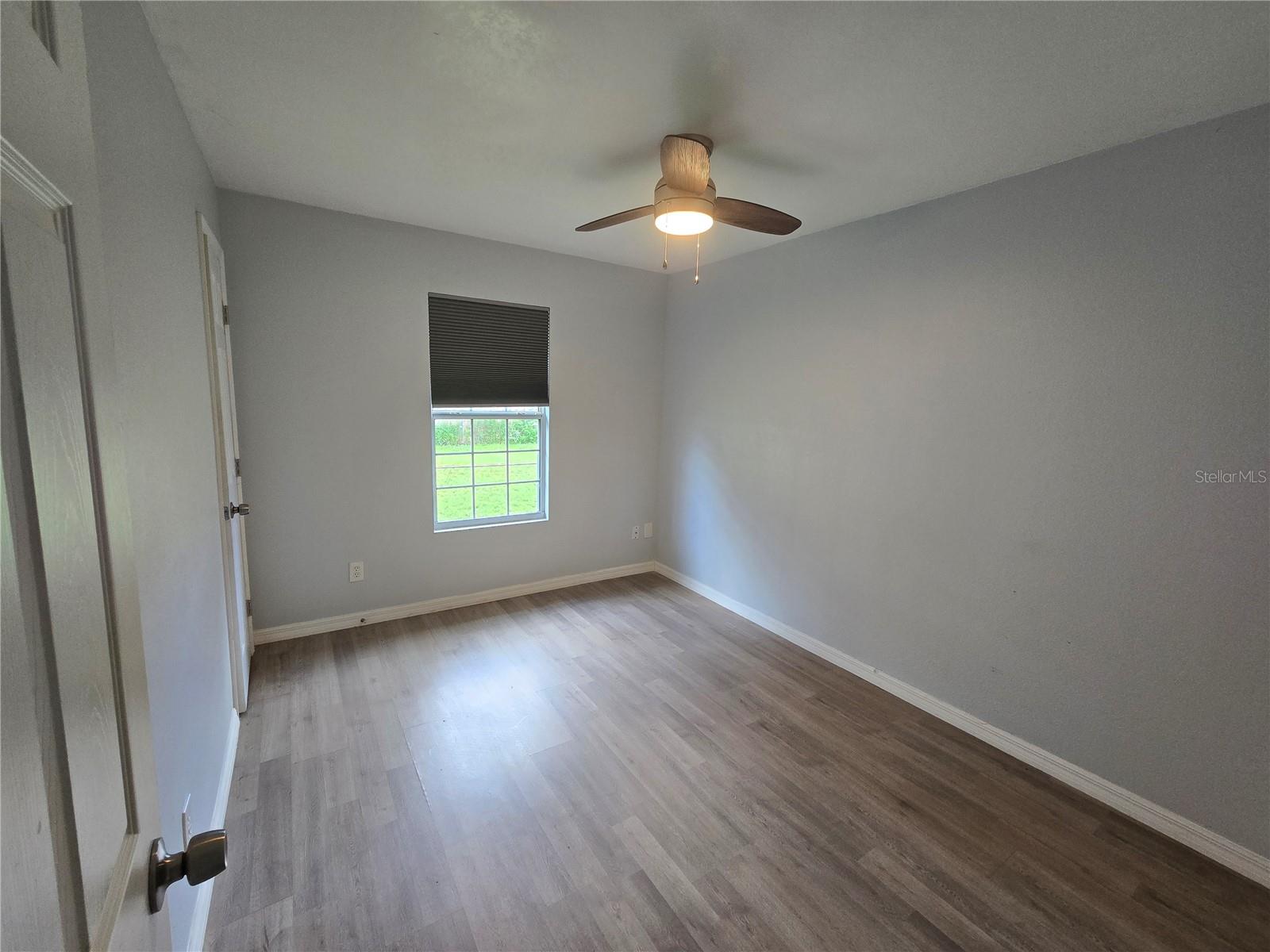 Image 17 of 20 For 847 Hand Avenue
