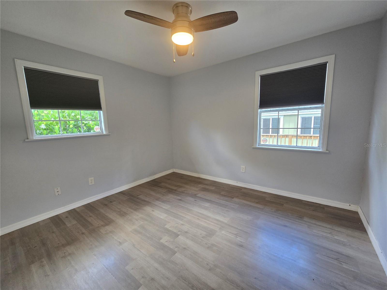Image 19 of 20 For 847 Hand Avenue