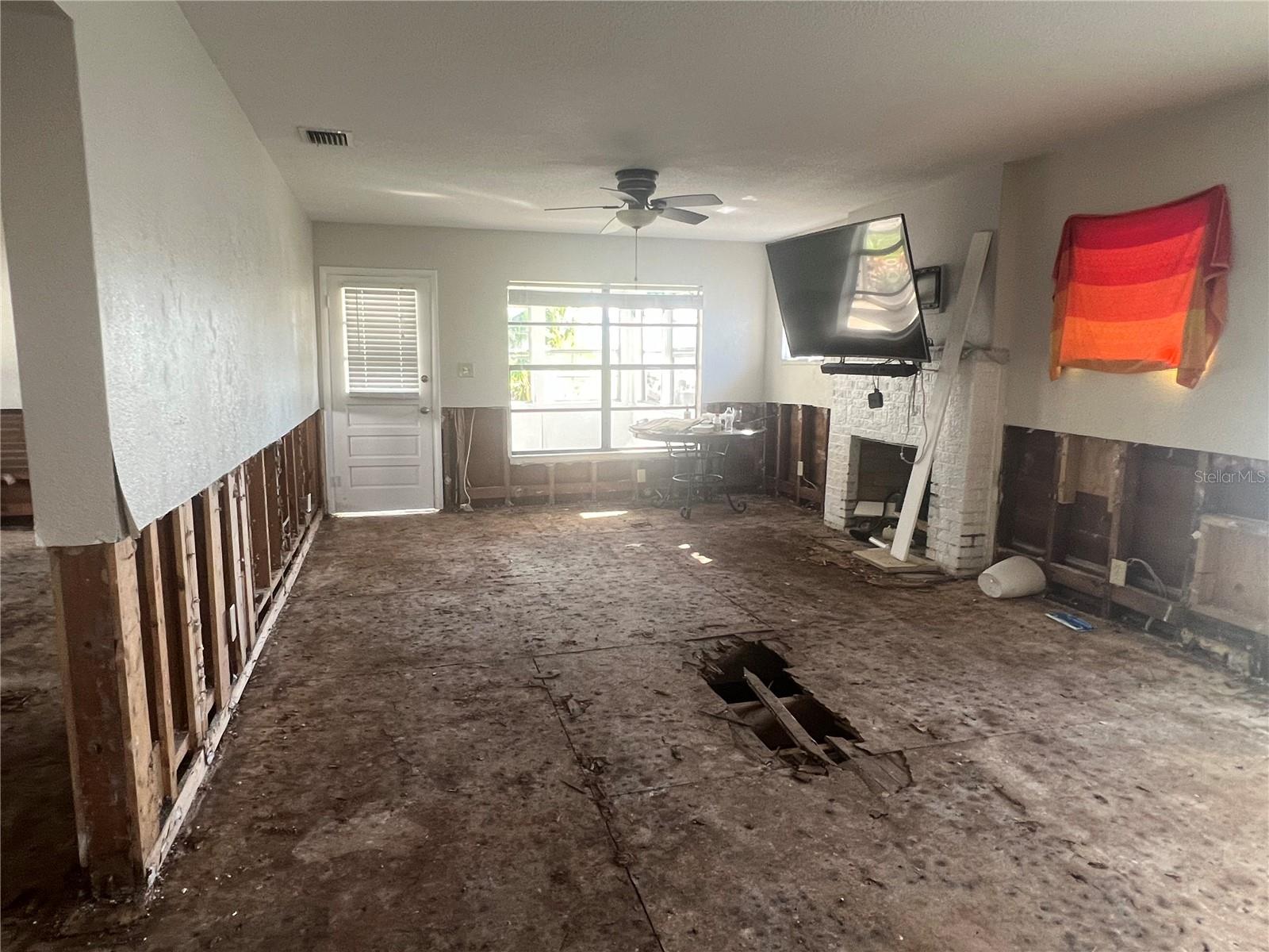 Listing photo id 1 for 1757 New Hampshire Avenue Ne