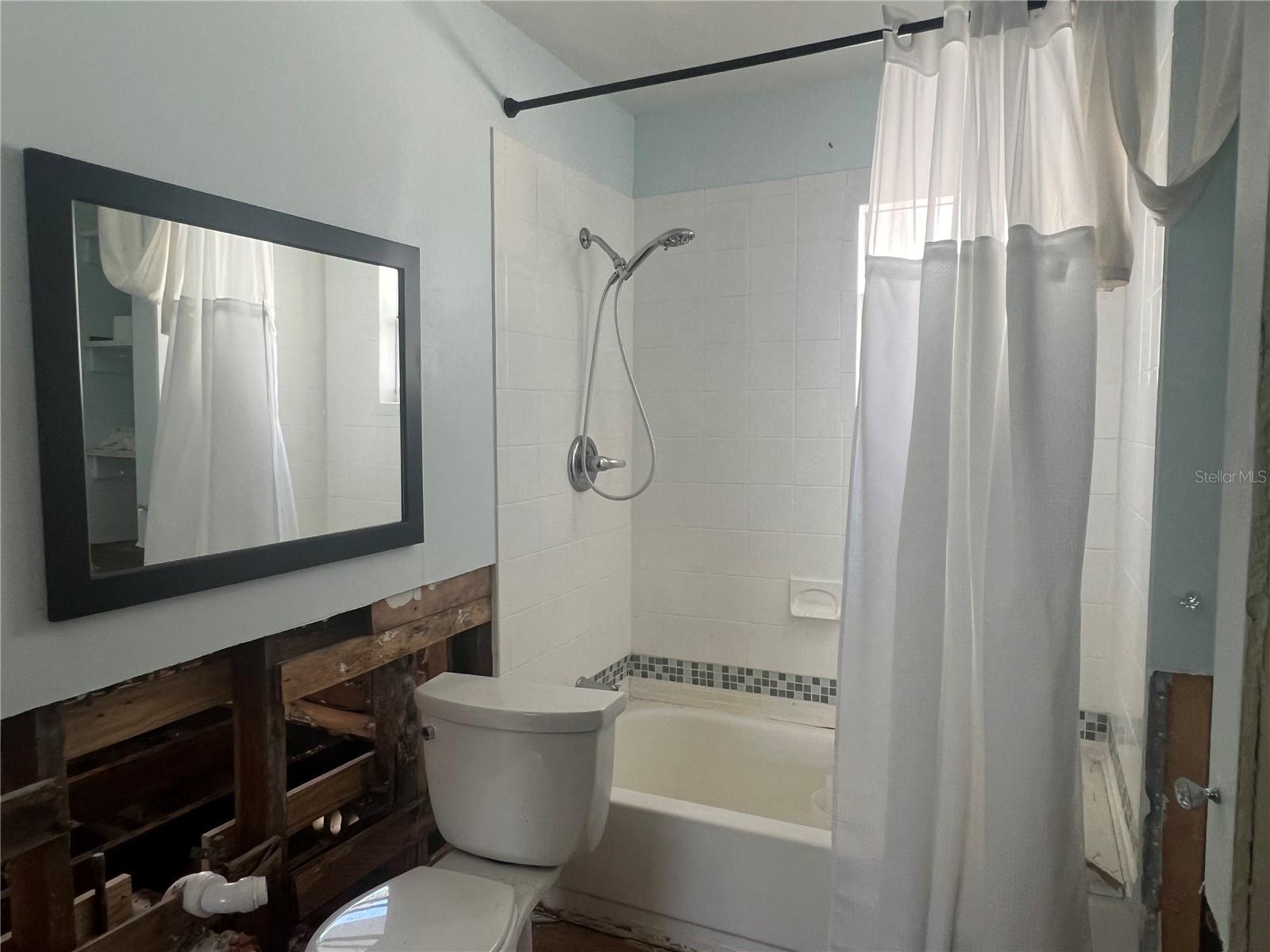 Listing photo id 4 for 1757 New Hampshire Avenue Ne