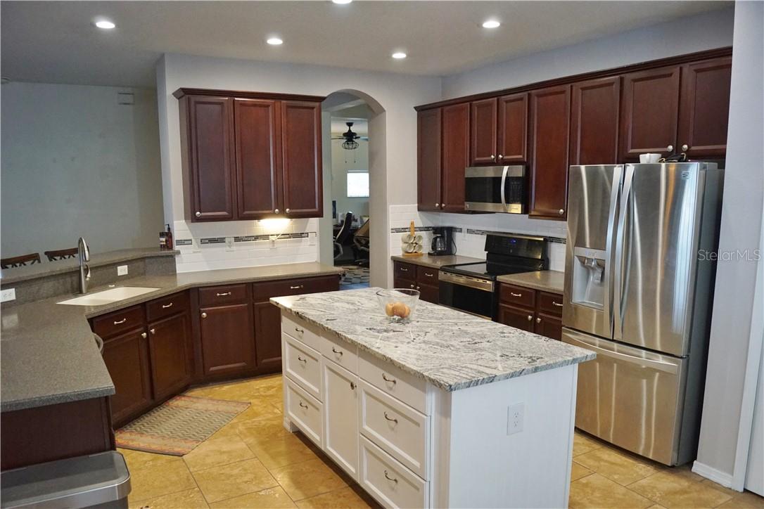 Image 16 of 38 For 1742 Mira Lago Circle