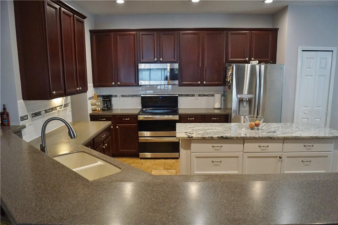 Image 17 of 38 For 1742 Mira Lago Circle