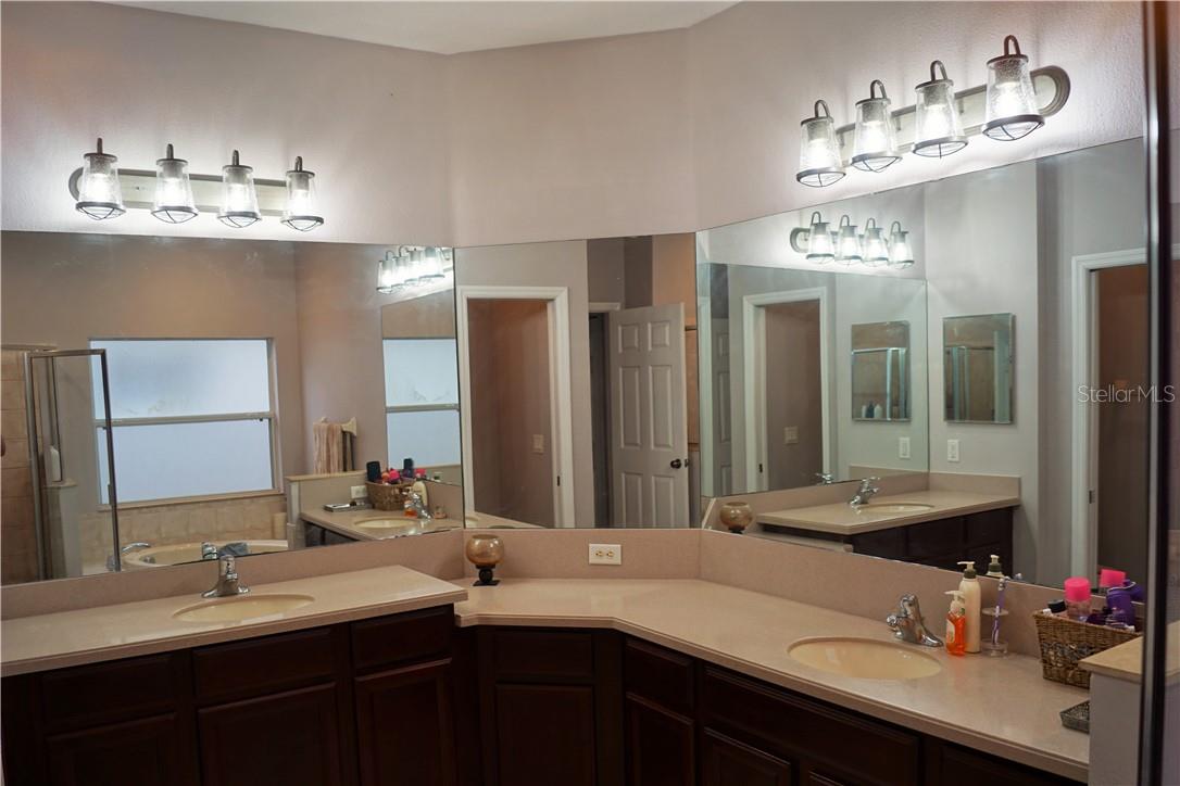 Image 23 of 38 For 1742 Mira Lago Circle