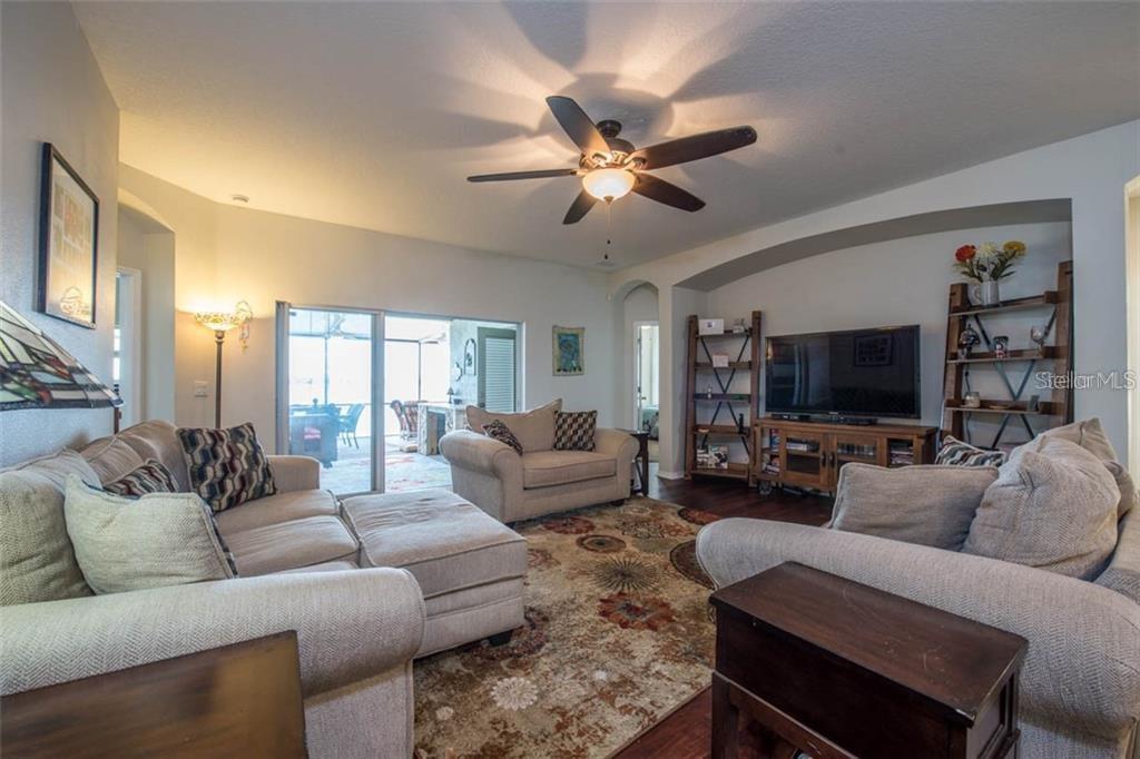 Image 8 of 38 For 1742 Mira Lago Circle