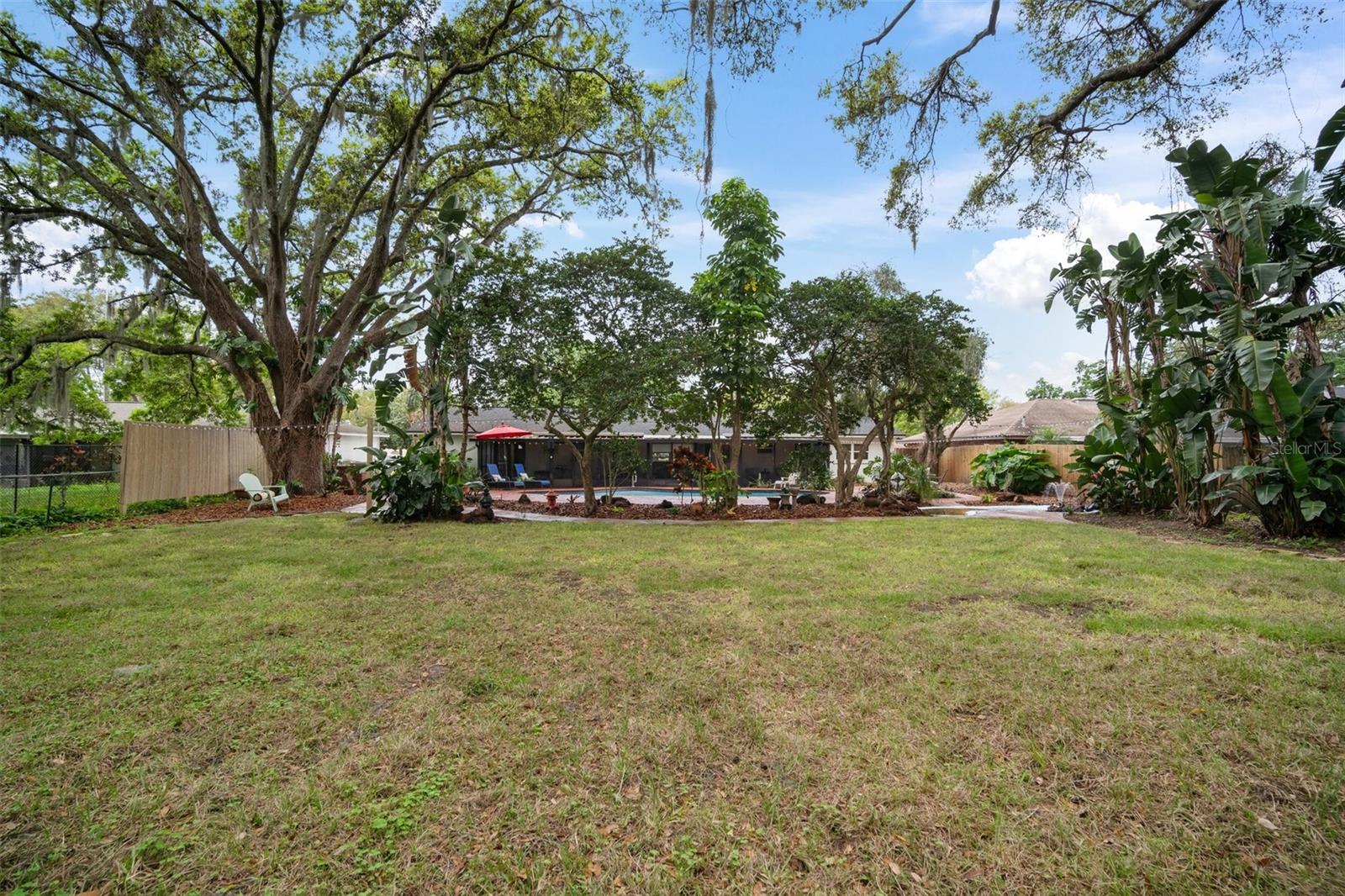 Listing photo id 22 for 1003 Mandalay Drive