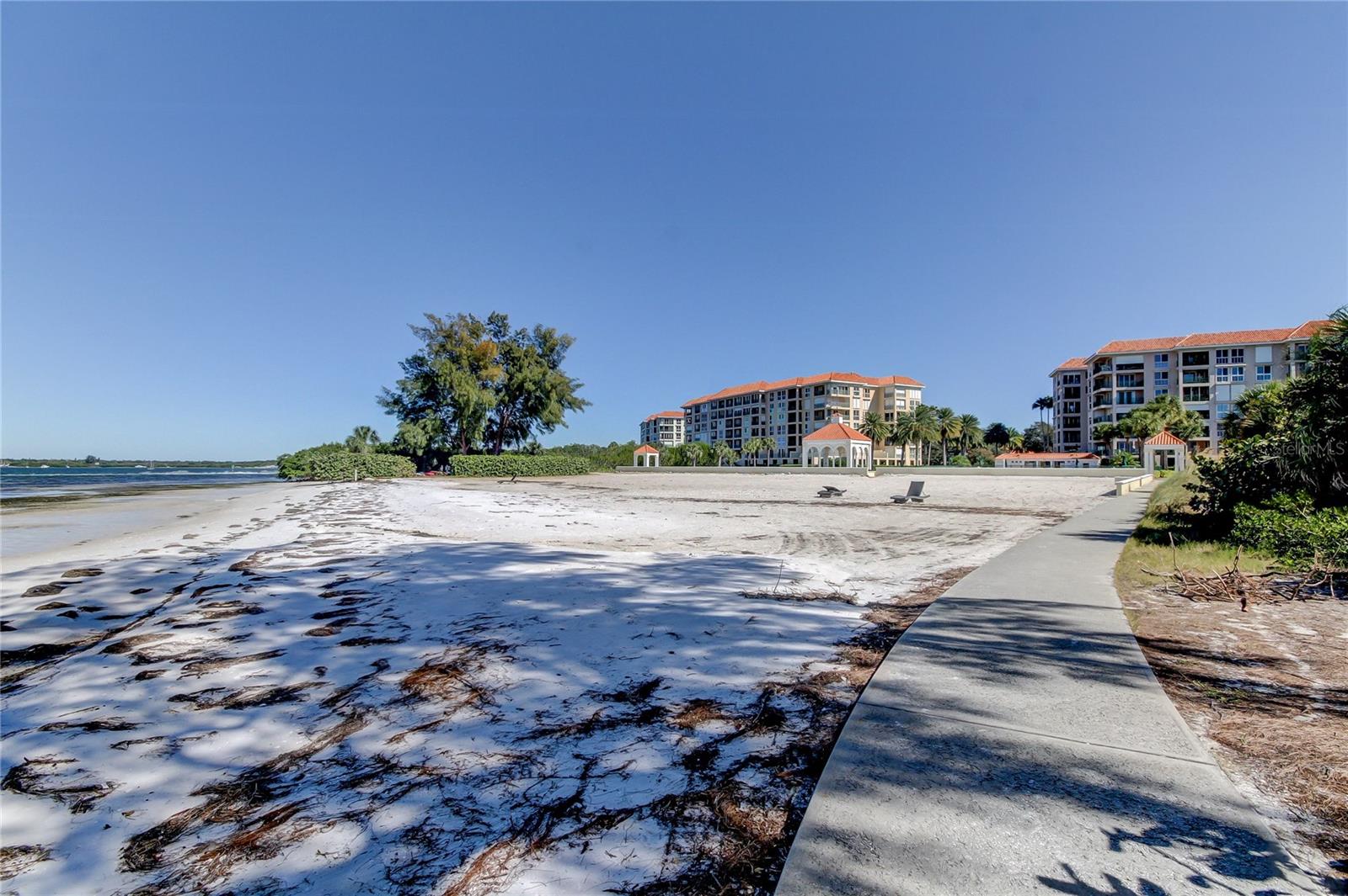 Image 60 of 95 For 4717 Dolphin Cay Lane S 208