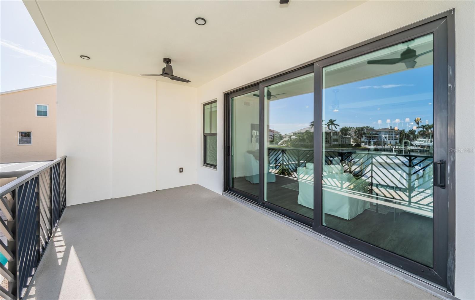 Listing photo id 13 for 455 Pinellas Bayway S 2b