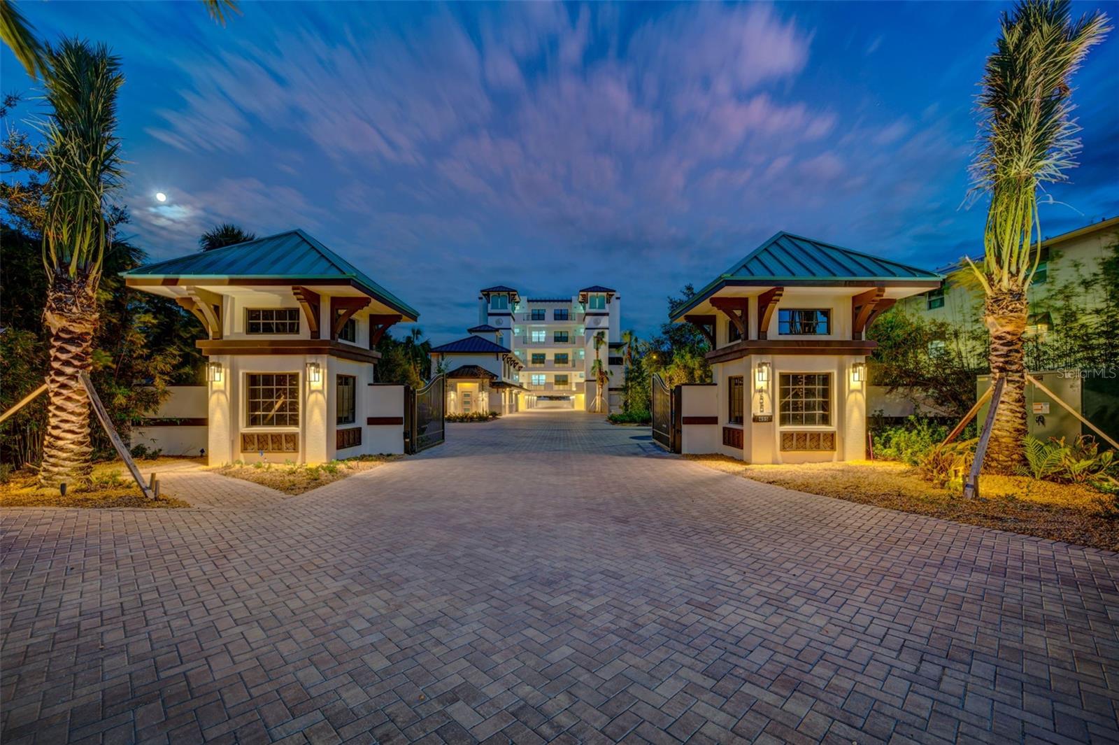 Listing photo id 0 for 455 Pinellas Bayway S 2b