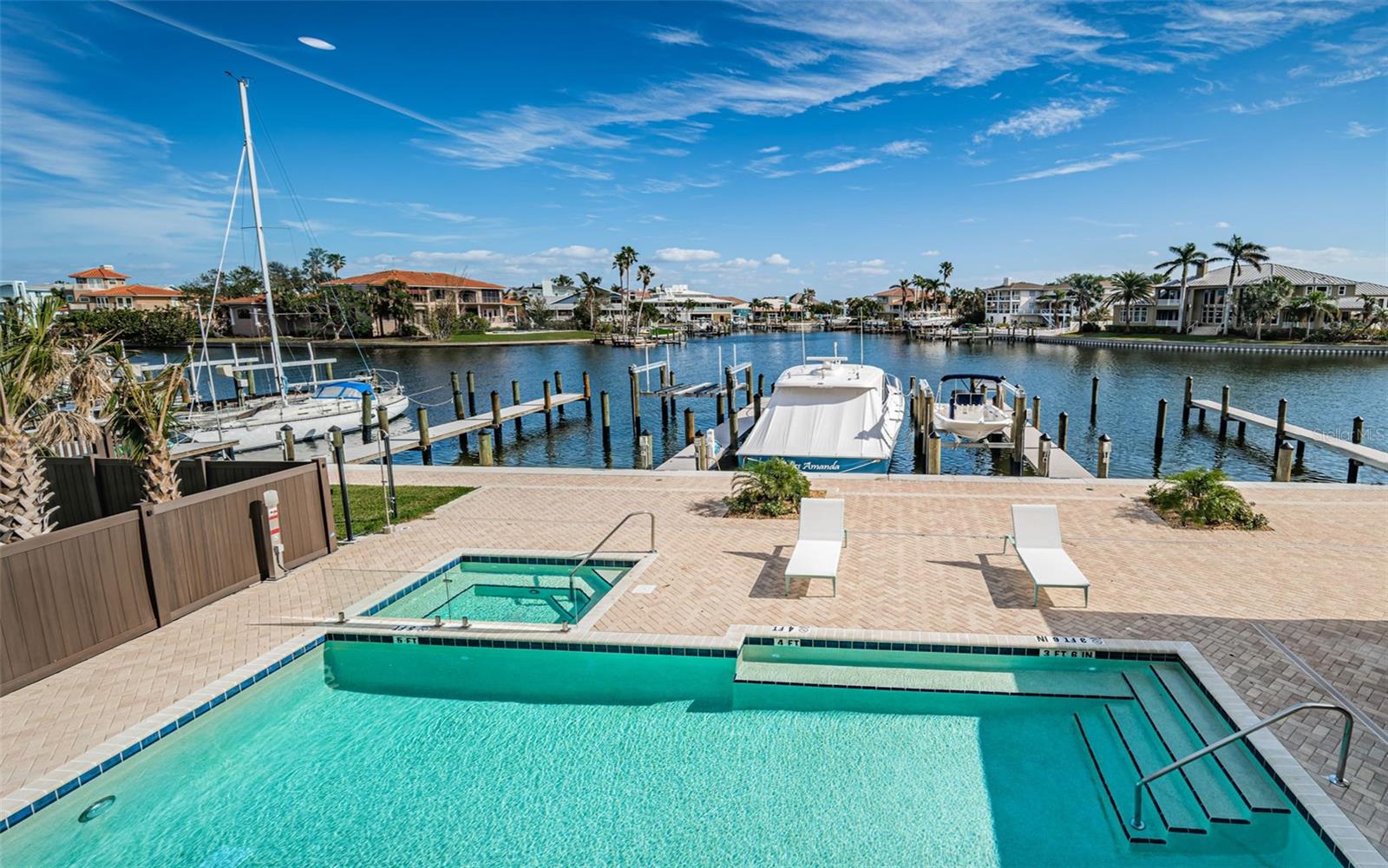 Listing photo id 45 for 455 Pinellas Bayway S 2b