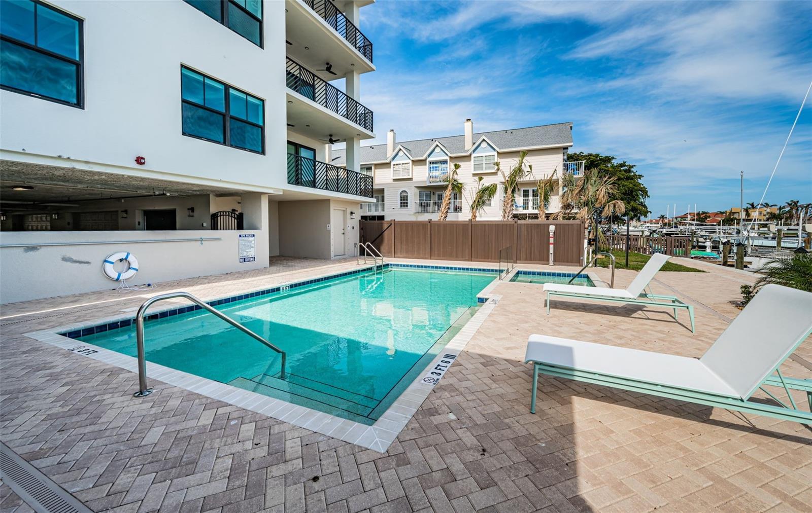 Listing photo id 85 for 455 Pinellas Bayway S 2b