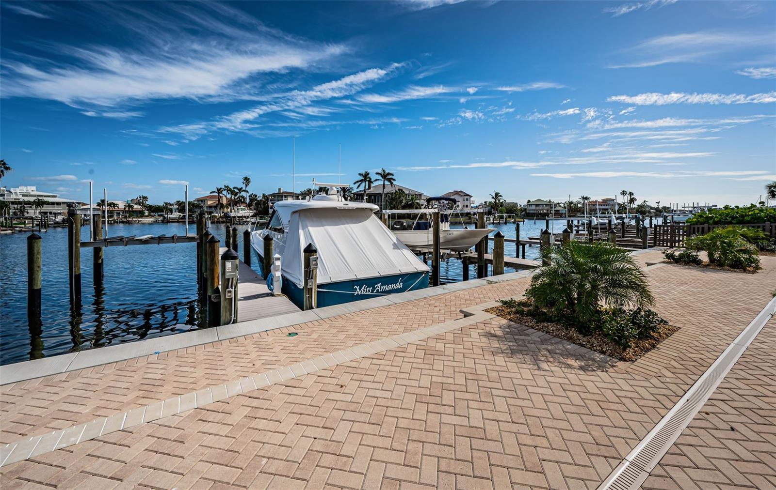 Listing photo id 87 for 455 Pinellas Bayway S 2b