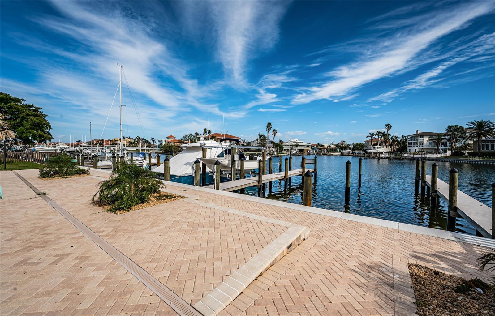 Listing photo id 88 for 455 Pinellas Bayway S 2b