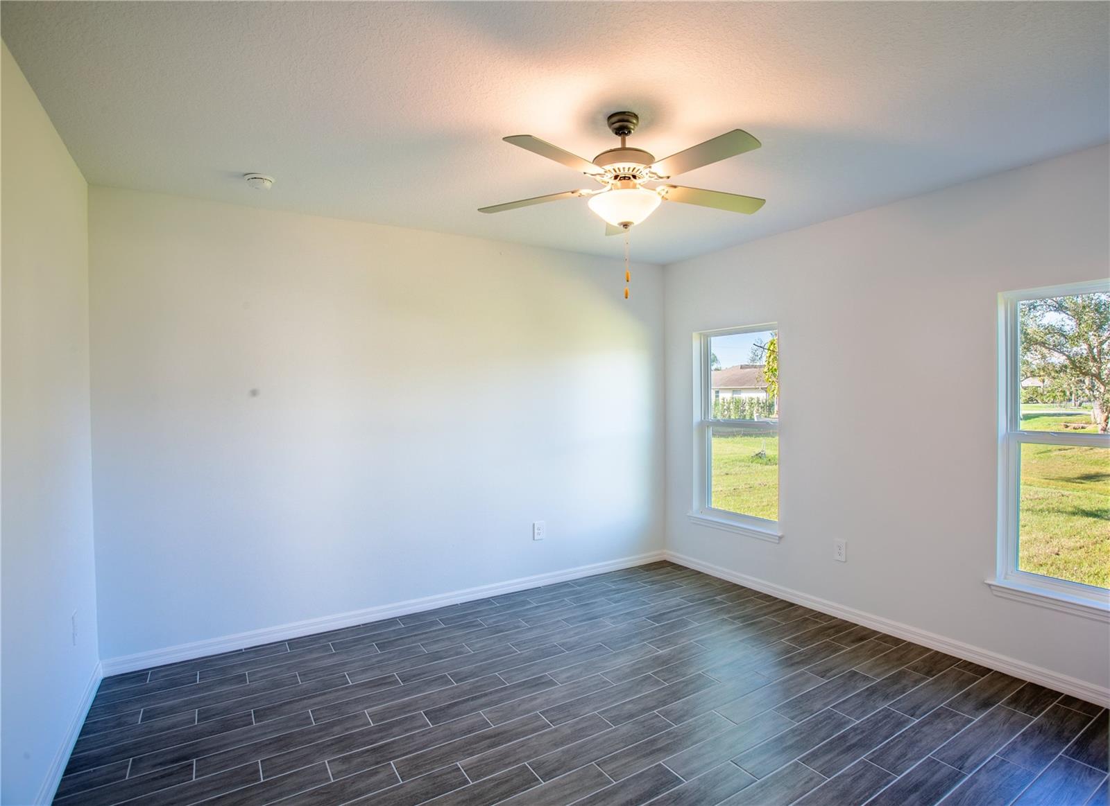 Image 12 of 38 For 25434 Colon Drive