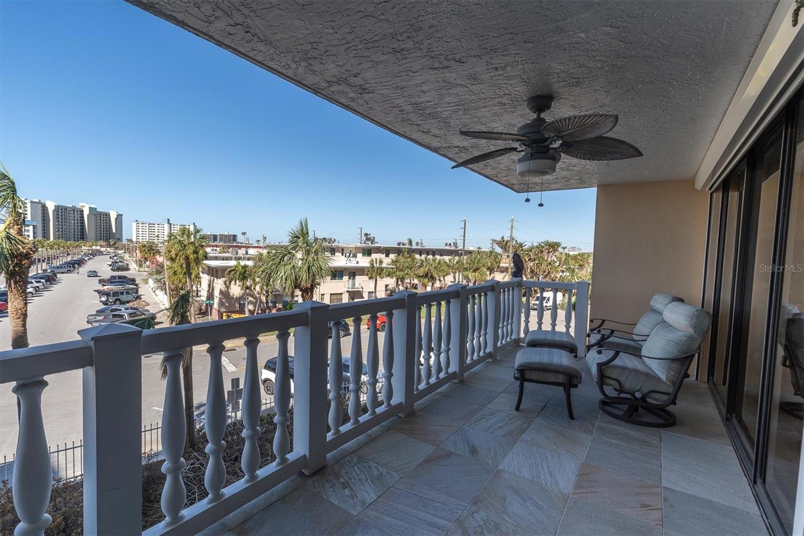 Listing photo id 8 for 6650 Sunset Way 207