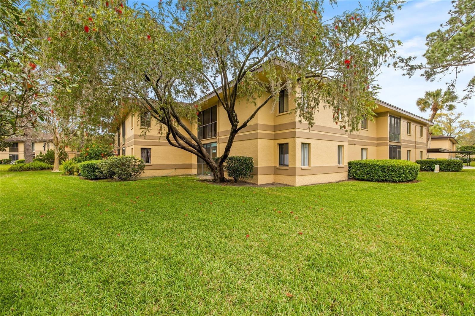 Image 4 of 63 For 2671 Sabal Springs Circle 102