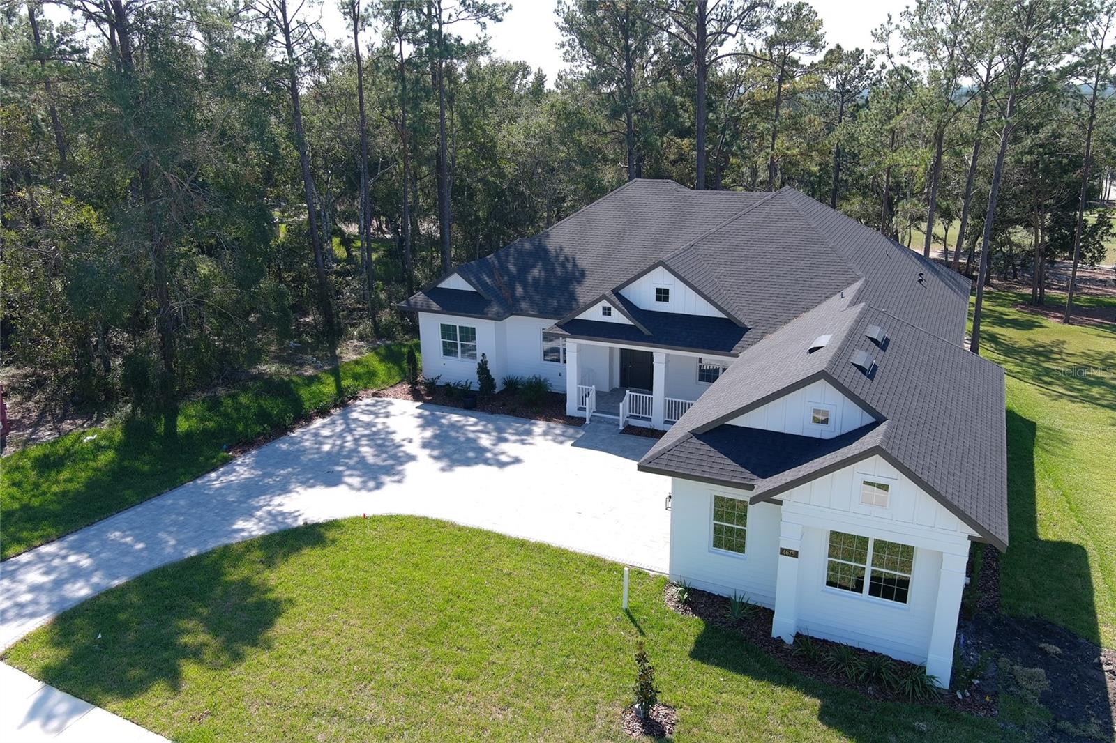 Listing photo id 13 for 4675 Hickory Oak Drive