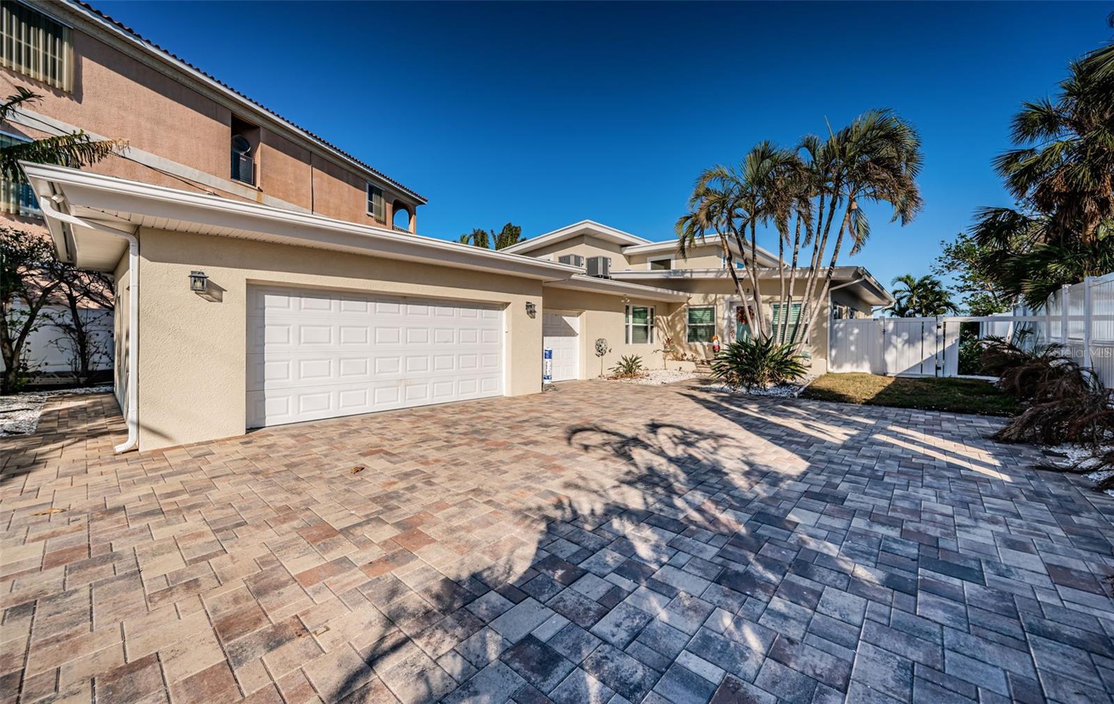 Image 6 of 47 For 902 Boca Ciega Isle Drive