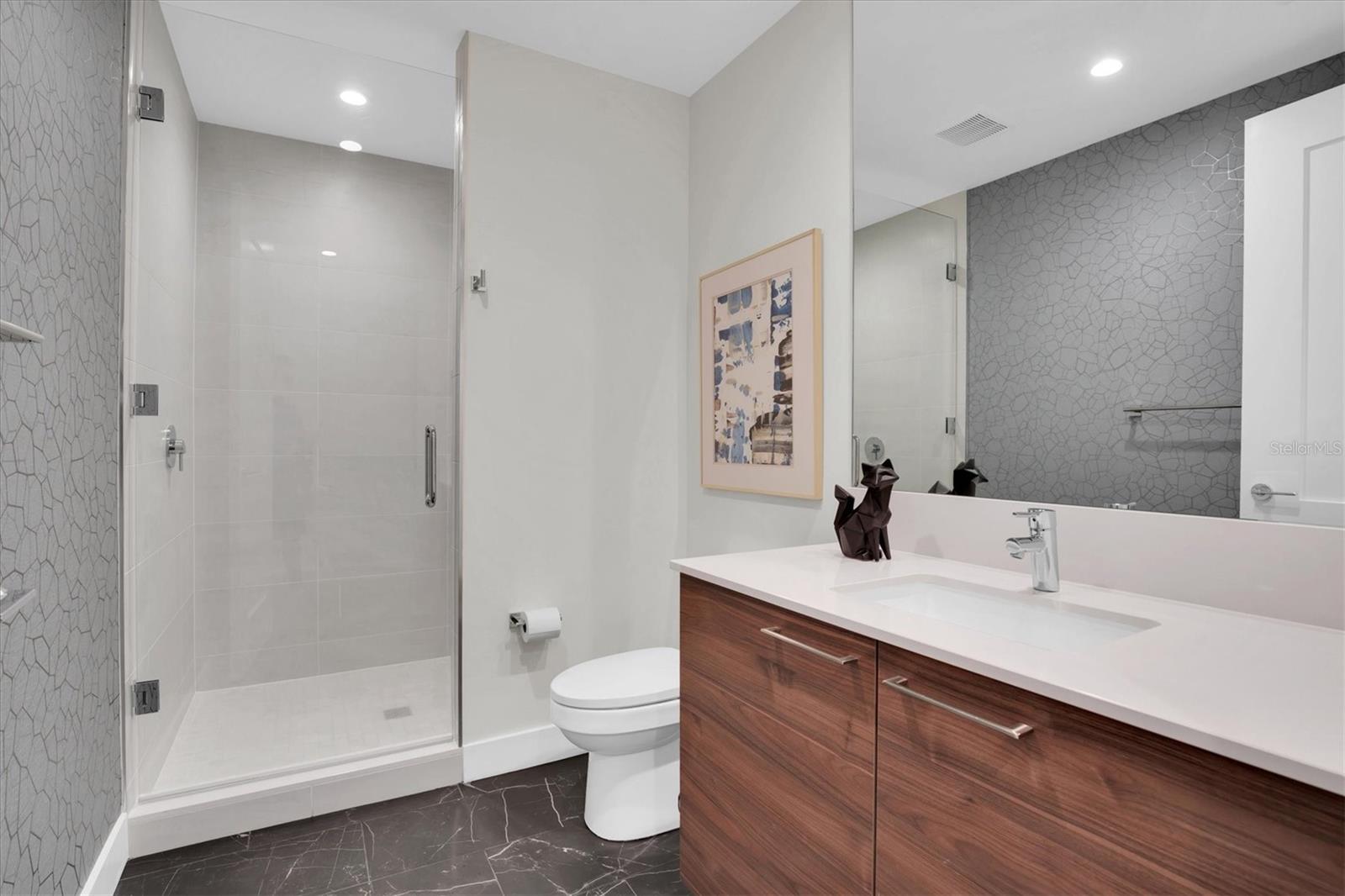 Listing photo id 22 for 301 1st Street S 2203