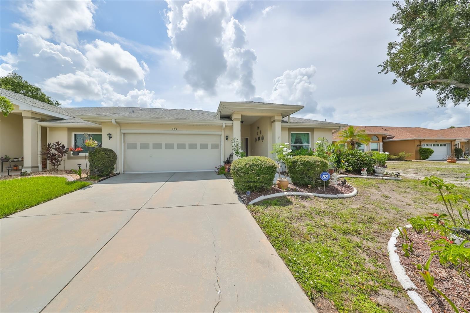 Details for 909 Sun Key Court, SUN CITY CENTER, FL 33573