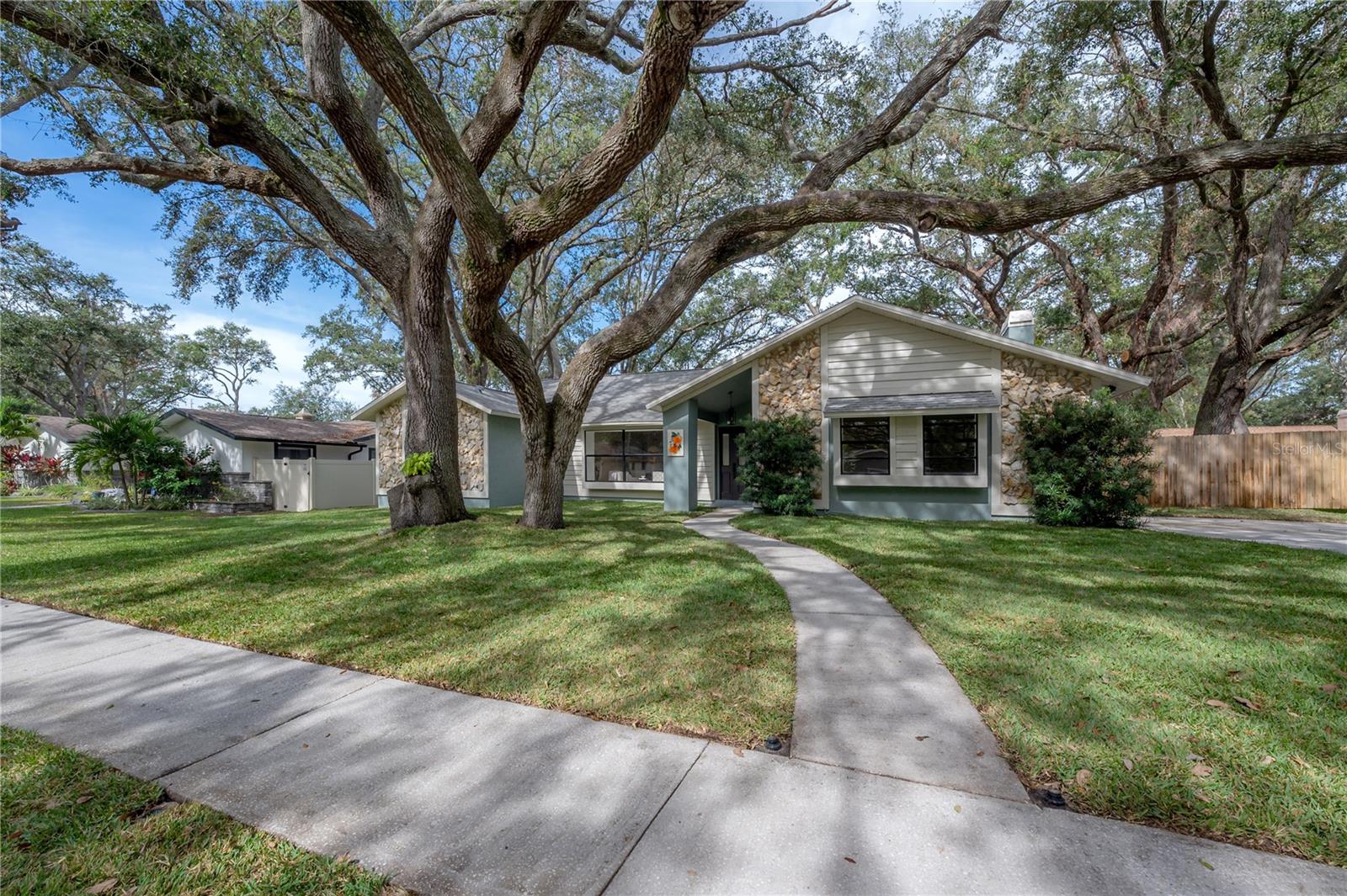 Details for 1958 La Grande Drive, DUNEDIN, FL 34698