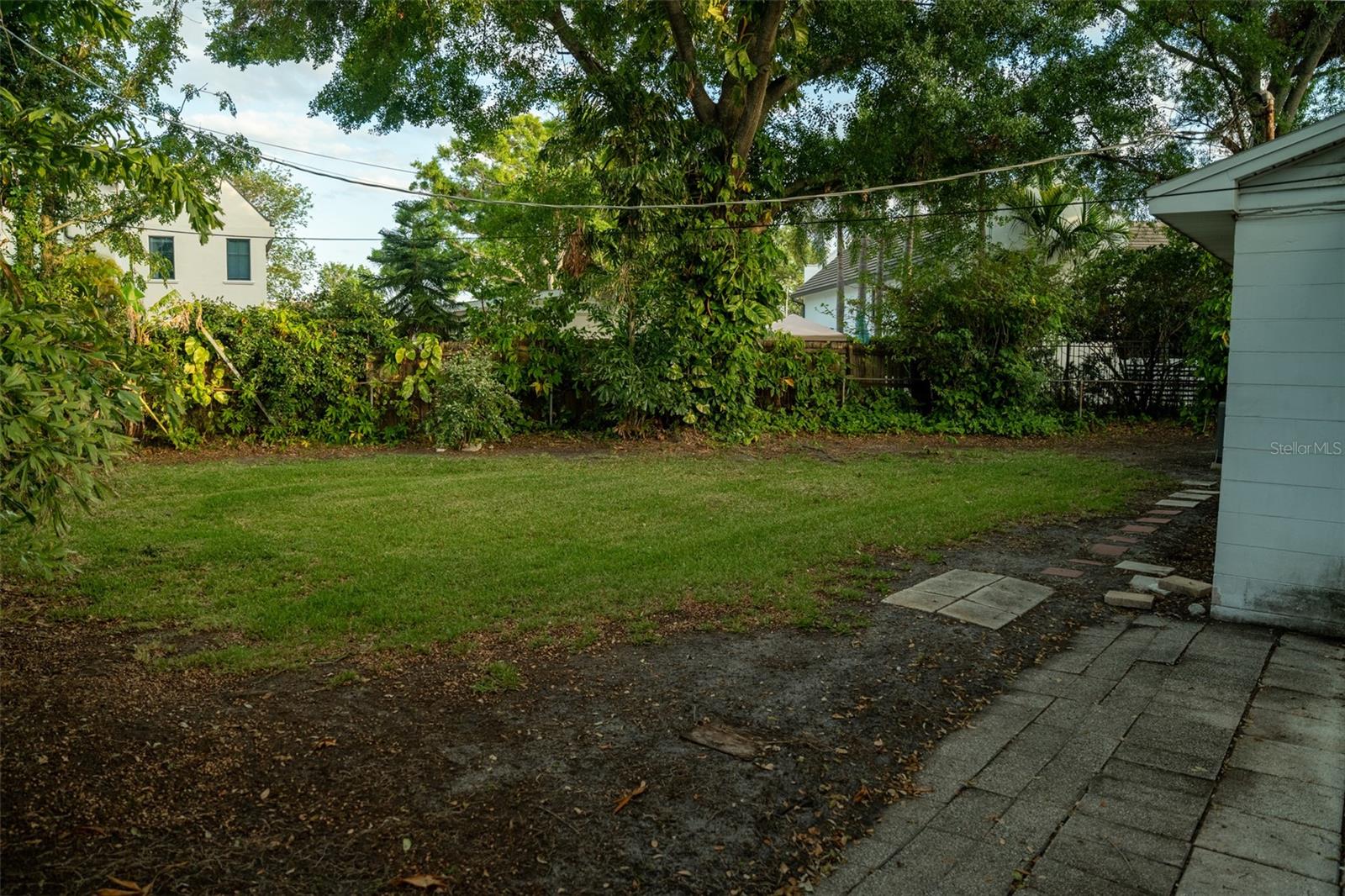 Image 9 of 11 For 637 Jamaica Avenue
