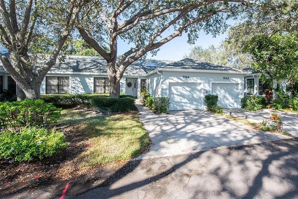 Details for 944 San Carlos Court Ne, SAINT PETERSBURG, FL 33702