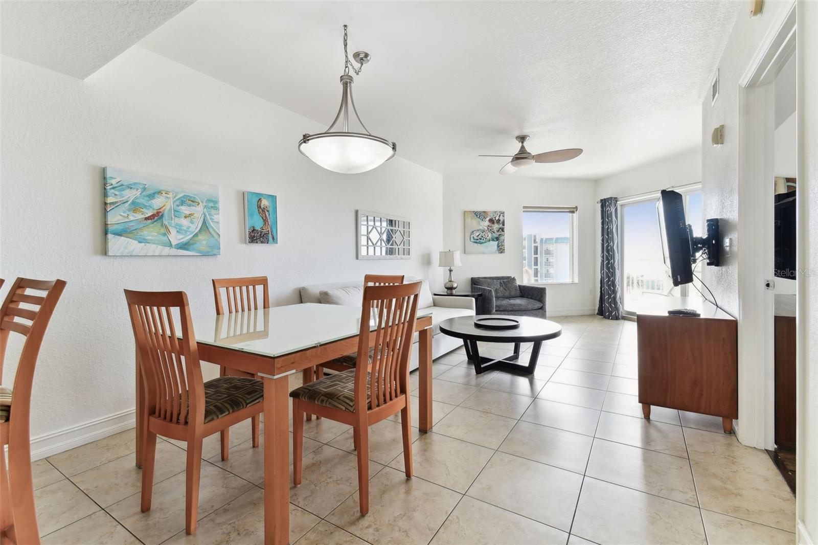 Listing photo id 13 for 11605 Gulf Boulevard 507