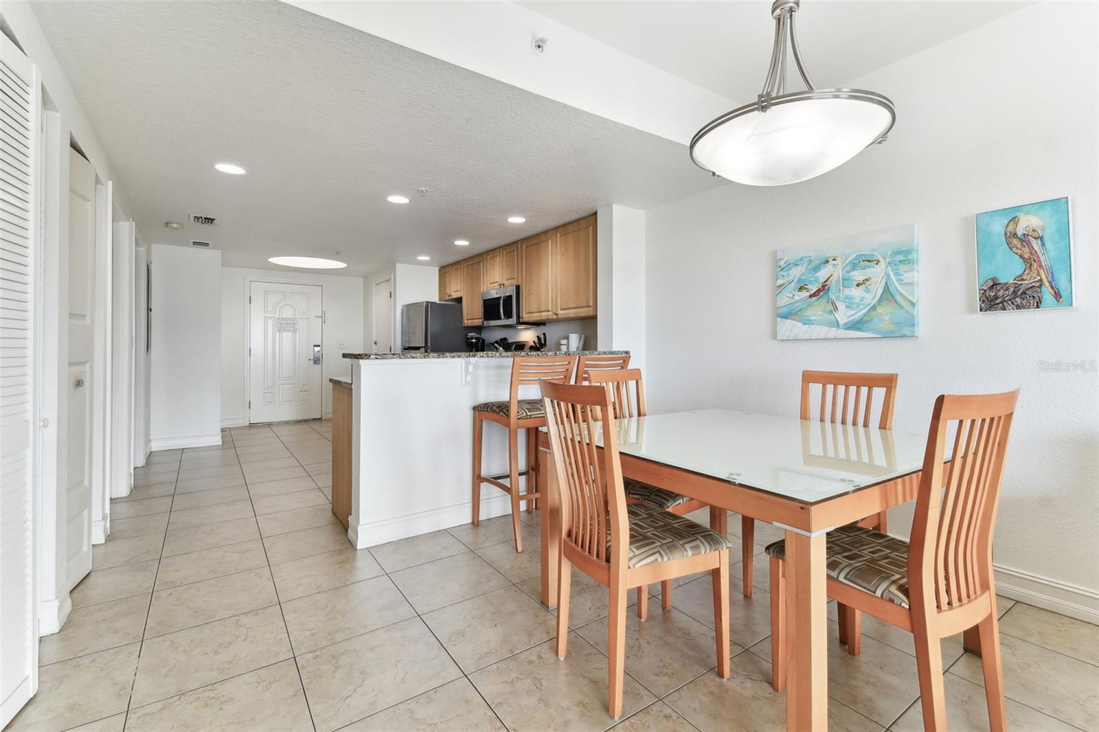 Listing photo id 14 for 11605 Gulf Boulevard 507