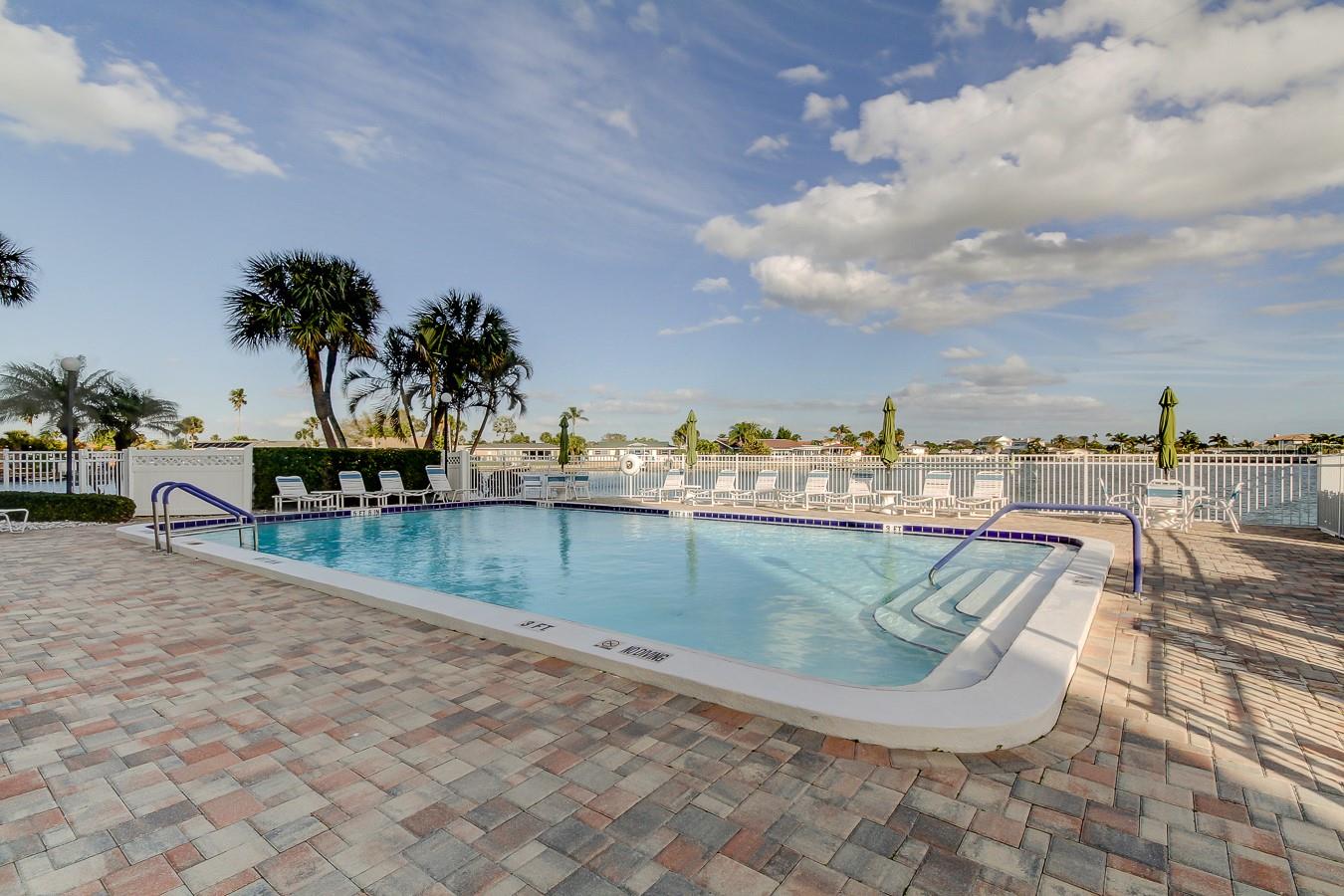 Image 17 of 84 For 400 64 Avenue 1207