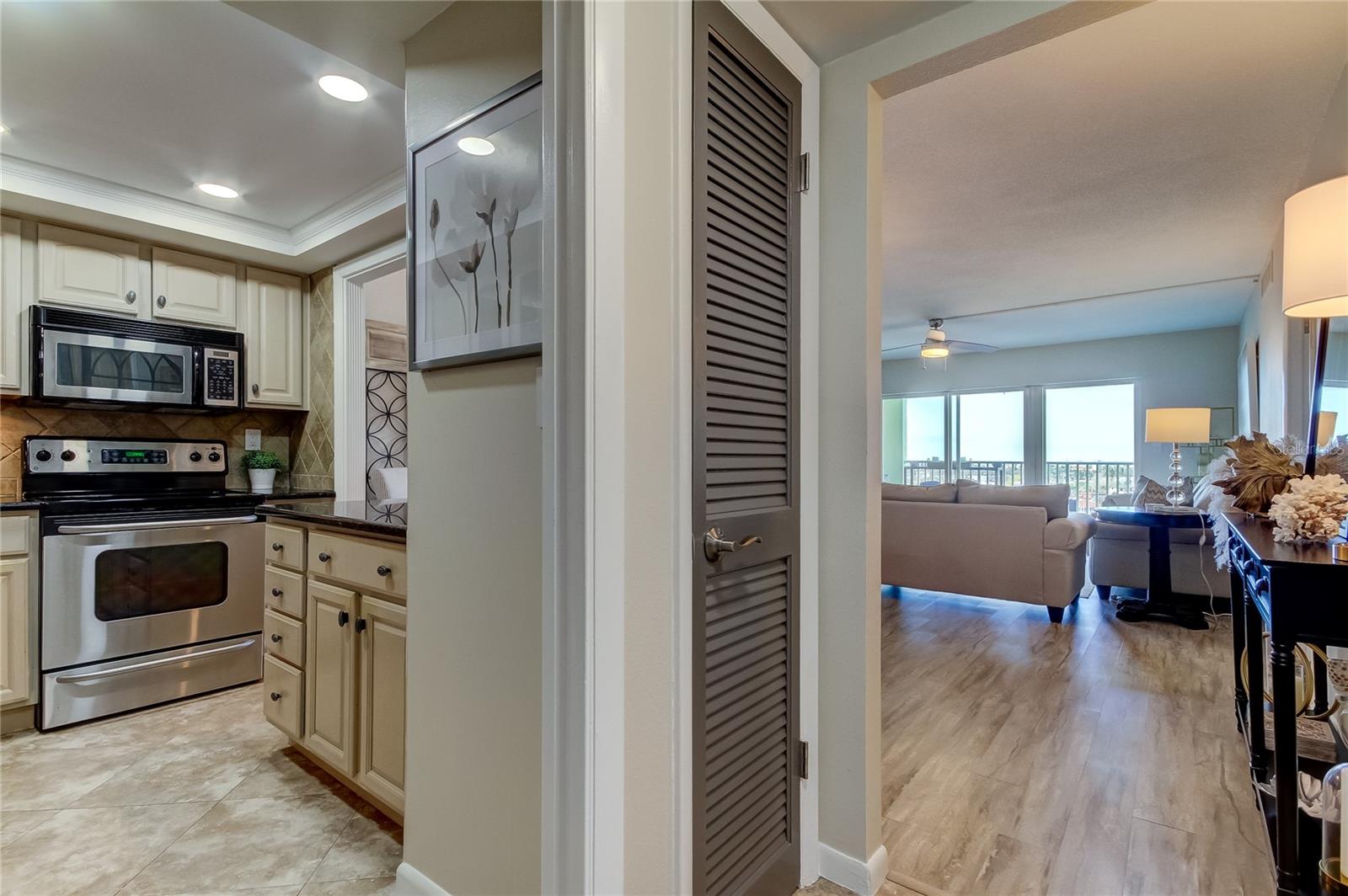 Image 39 of 84 For 400 64 Avenue 1207