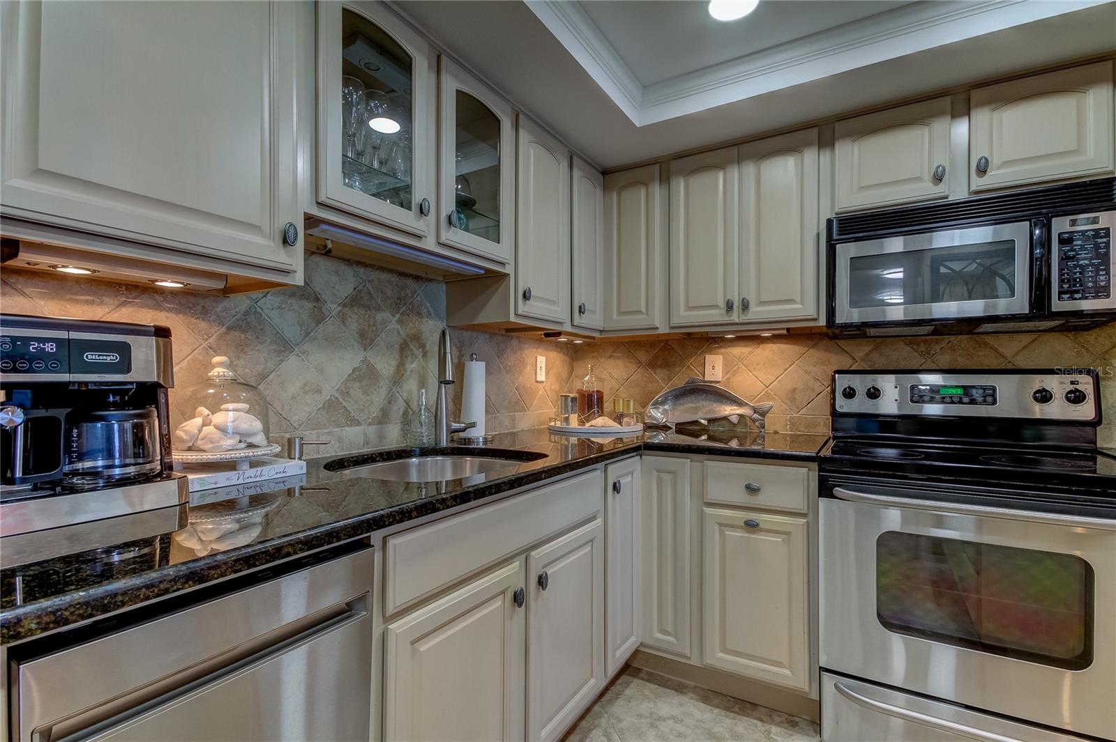 Image 43 of 84 For 400 64 Avenue 1207