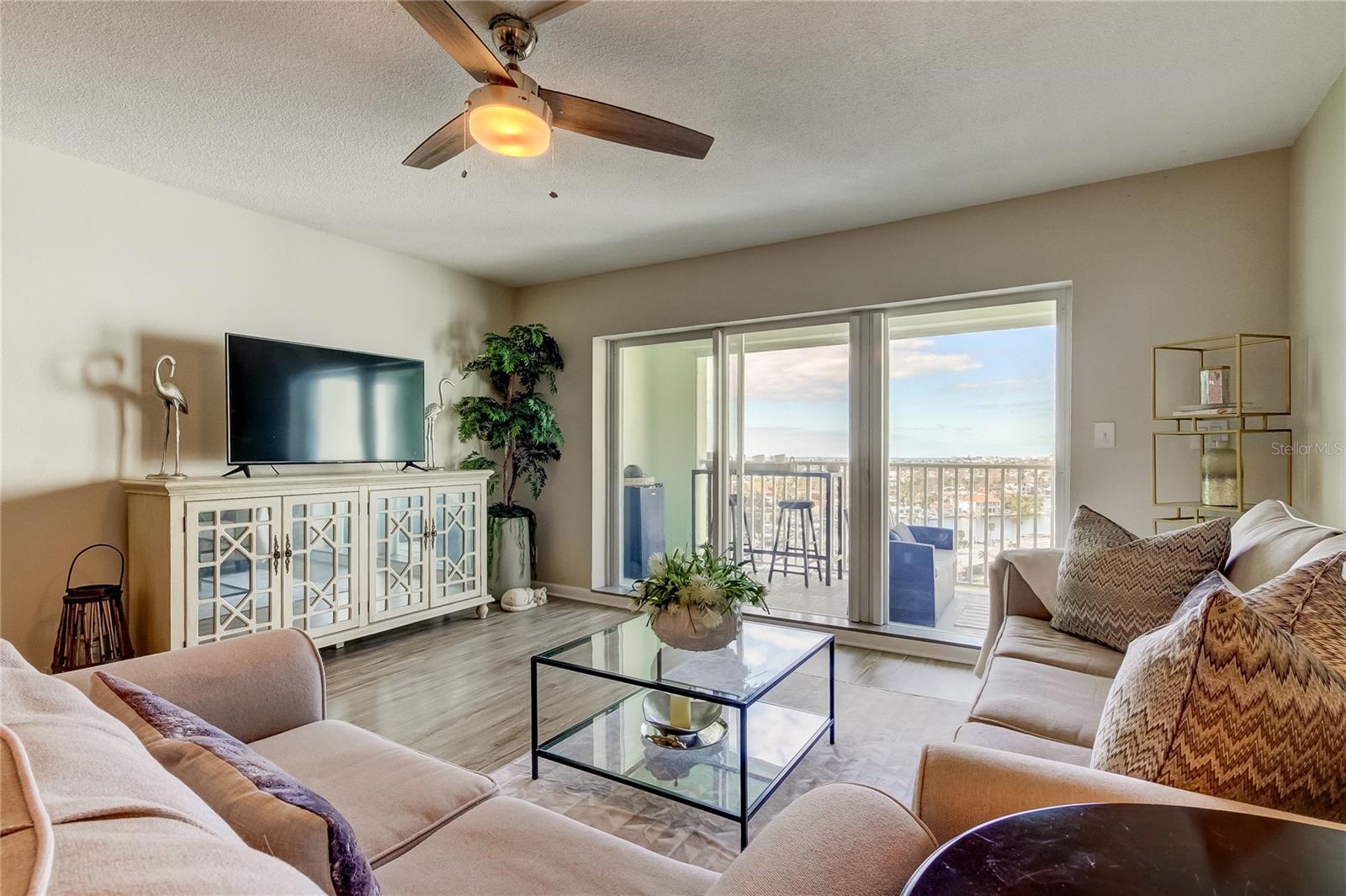 Image 57 of 84 For 400 64 Avenue 1207