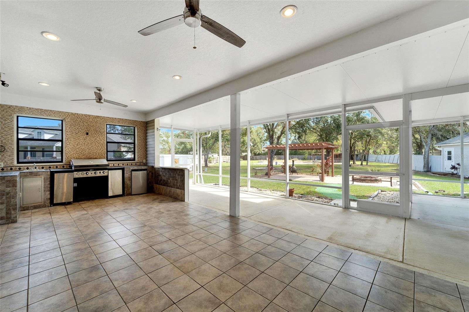 Listing photo id 5 for 11305 Sweet Bay Court