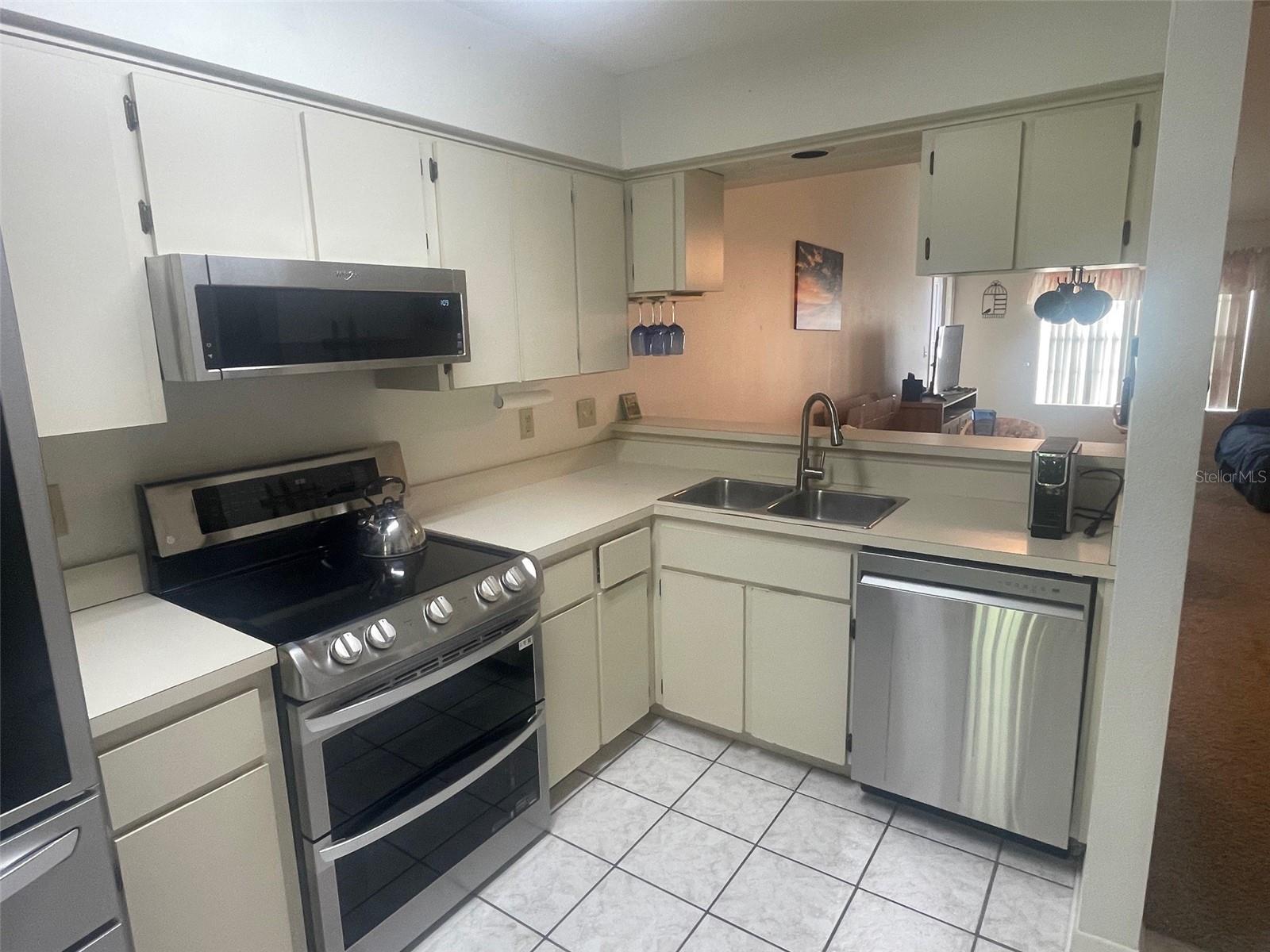 Listing photo id 6 for 4739 Myrtle Oak Drive 21