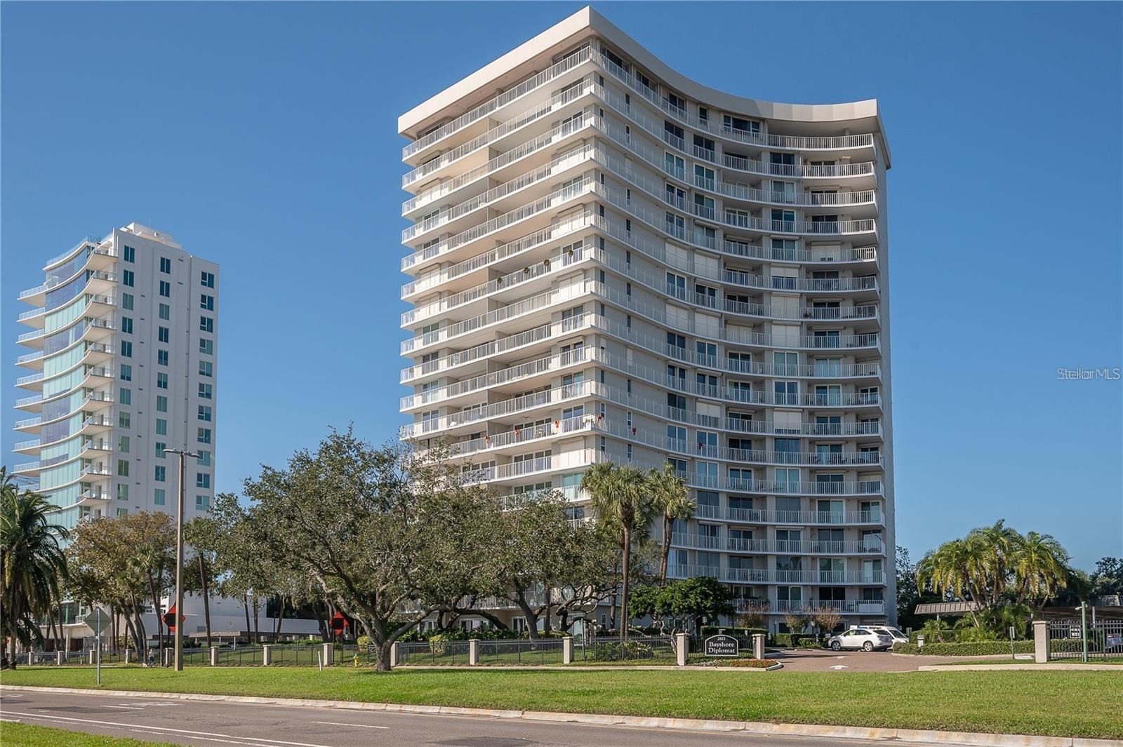 Image 31 of 34 For 2611 Bayshore Blvd  806