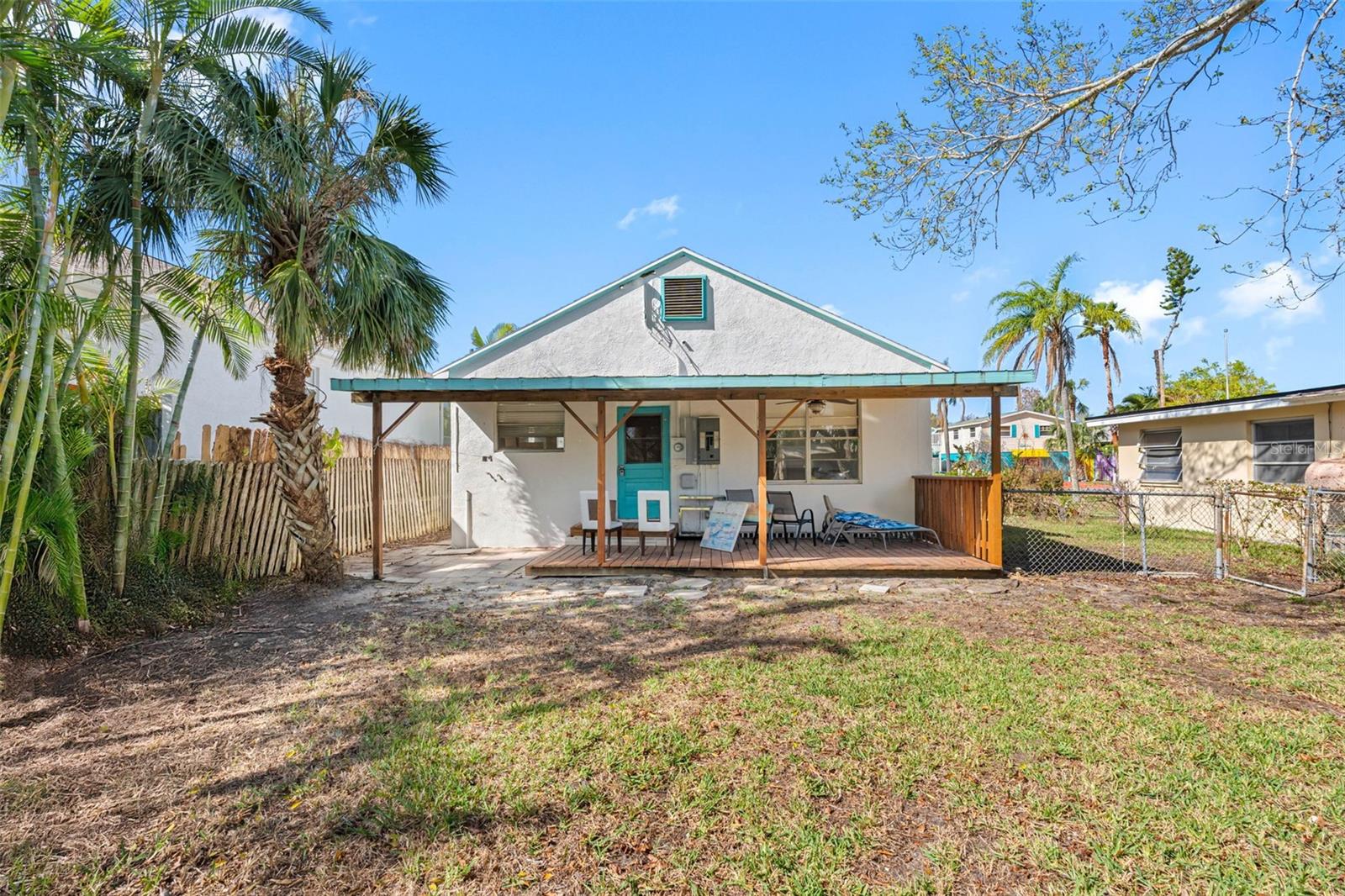 Listing photo id 3 for 1209 Bay Palm Boulevard