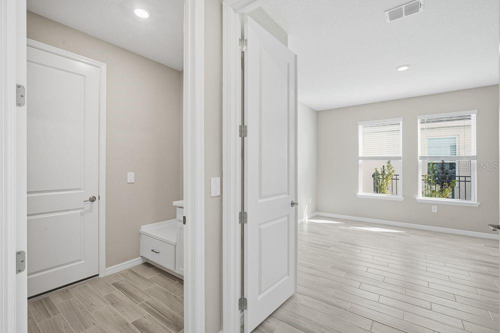 Image 20 of 35 For 719 Sky Shade Drive