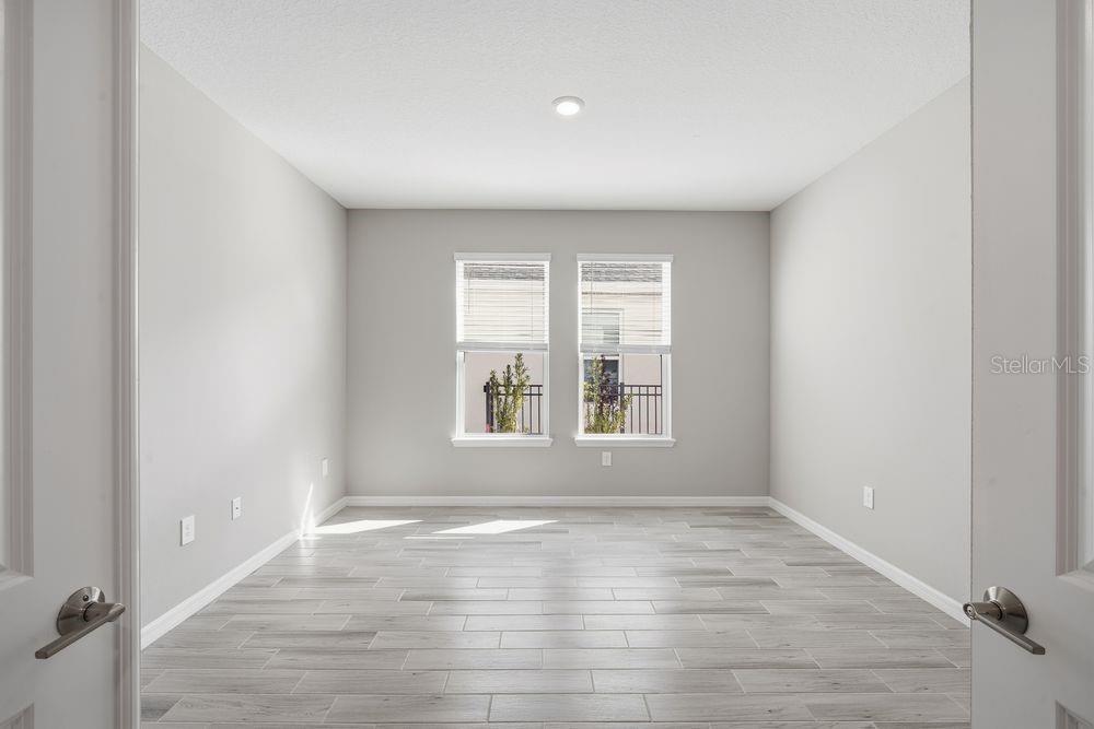 Image 24 of 35 For 719 Sky Shade Drive