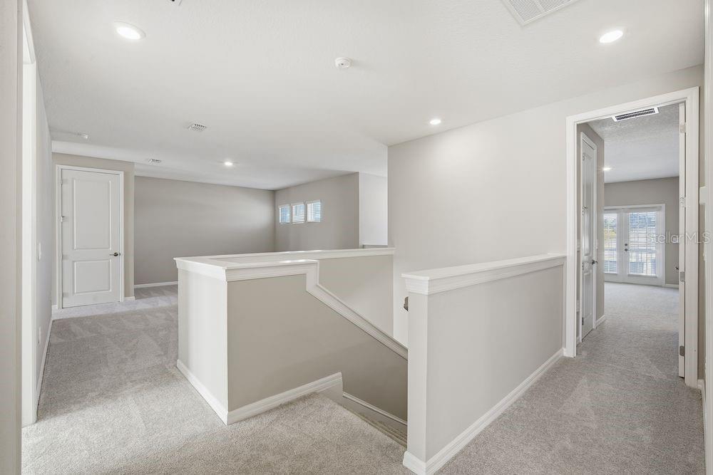 Image 25 of 35 For 719 Sky Shade Drive